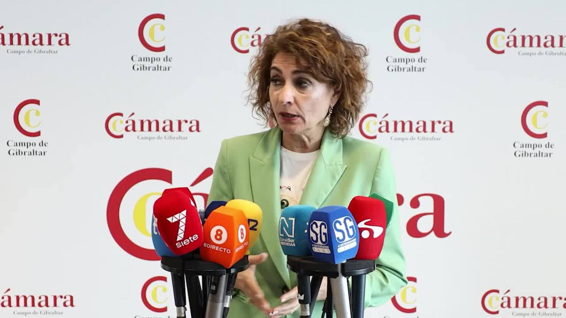 Montero incide en que el Gobierno aprobará medidas por subida de precios cuando sea "oportuno"