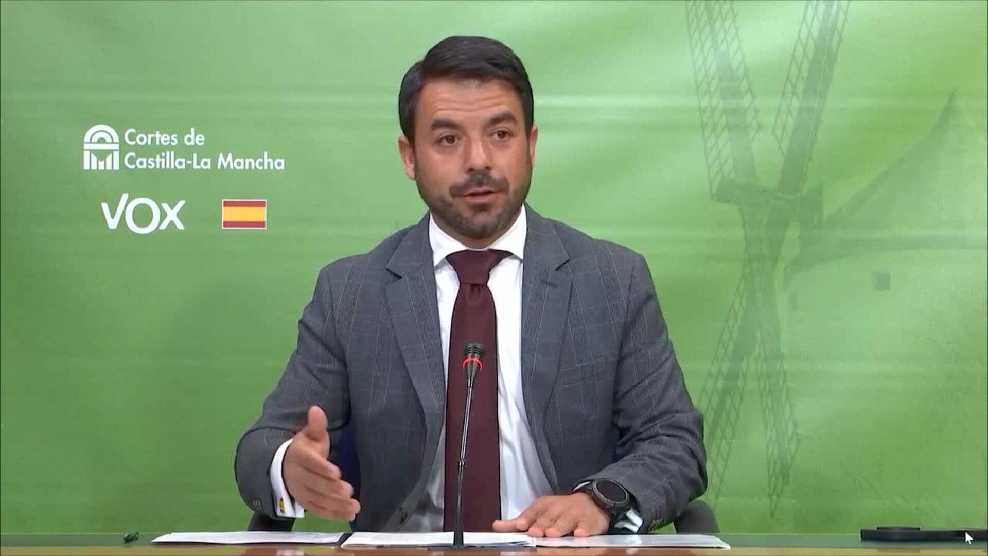 Vox acusa a Bellido de "bloquear" su solicitud de informe sobre el impacto de la inmigración