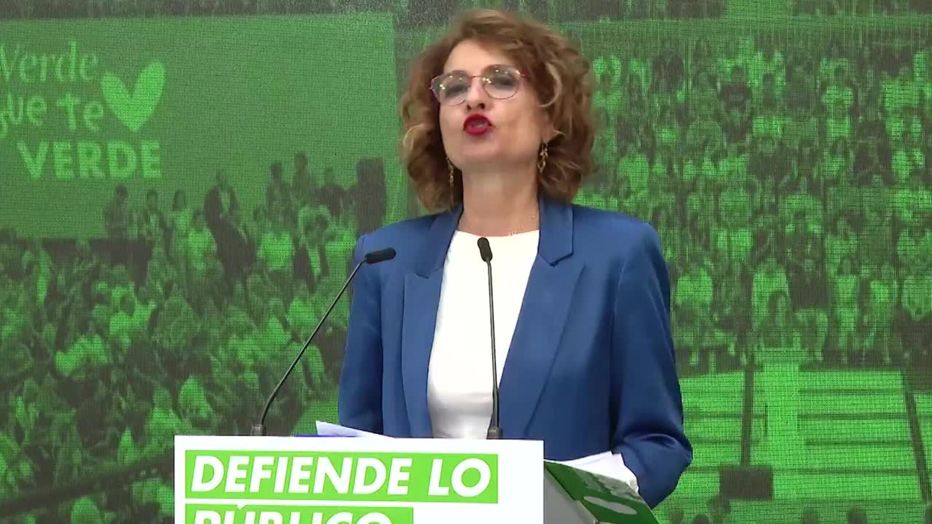Montero tilda de "sucia" la campaña por los ataques de Azcón a su "falta de atractivo"