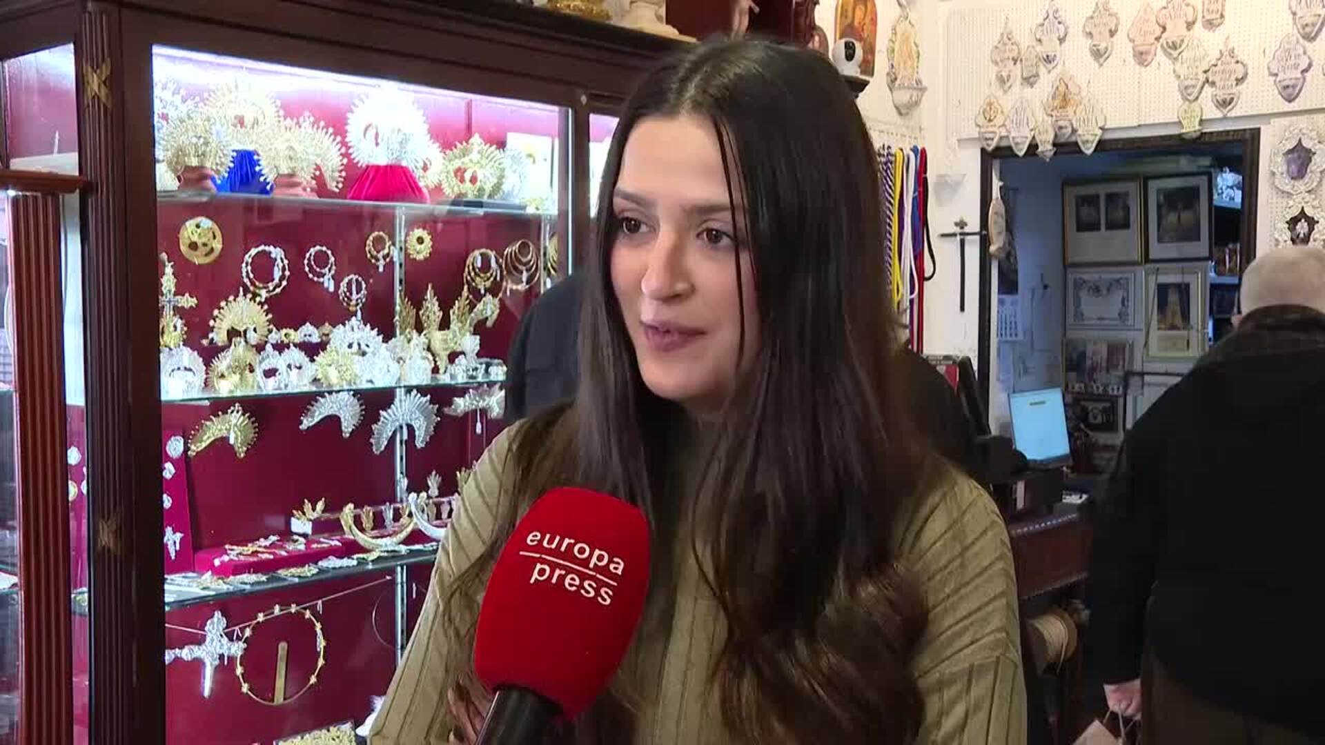 Establecimientos cofrades apuran días para surtir de lo necesario para preparar la Semana Santa