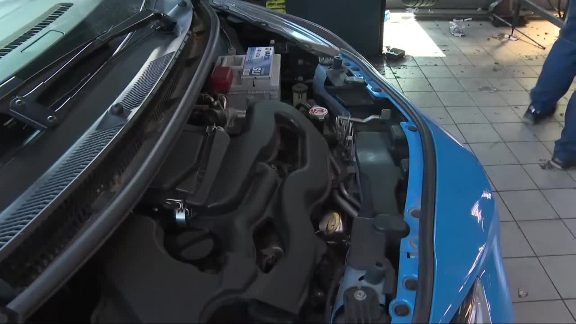 Experto recomienda revisar el coche antes de los viajes largos de Semana Santa