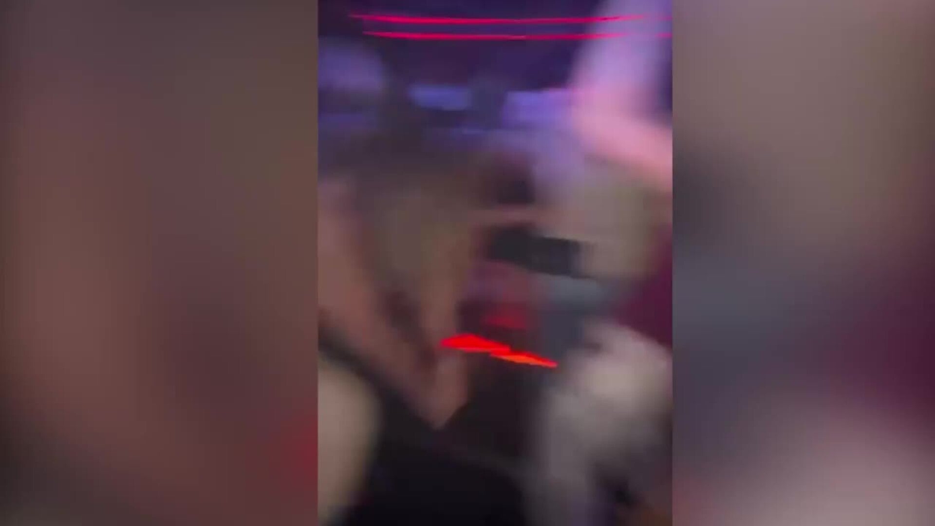 Anna Ferrer lo da todo junto a su madre y sus amigas en su despedida de soltera en Cancún