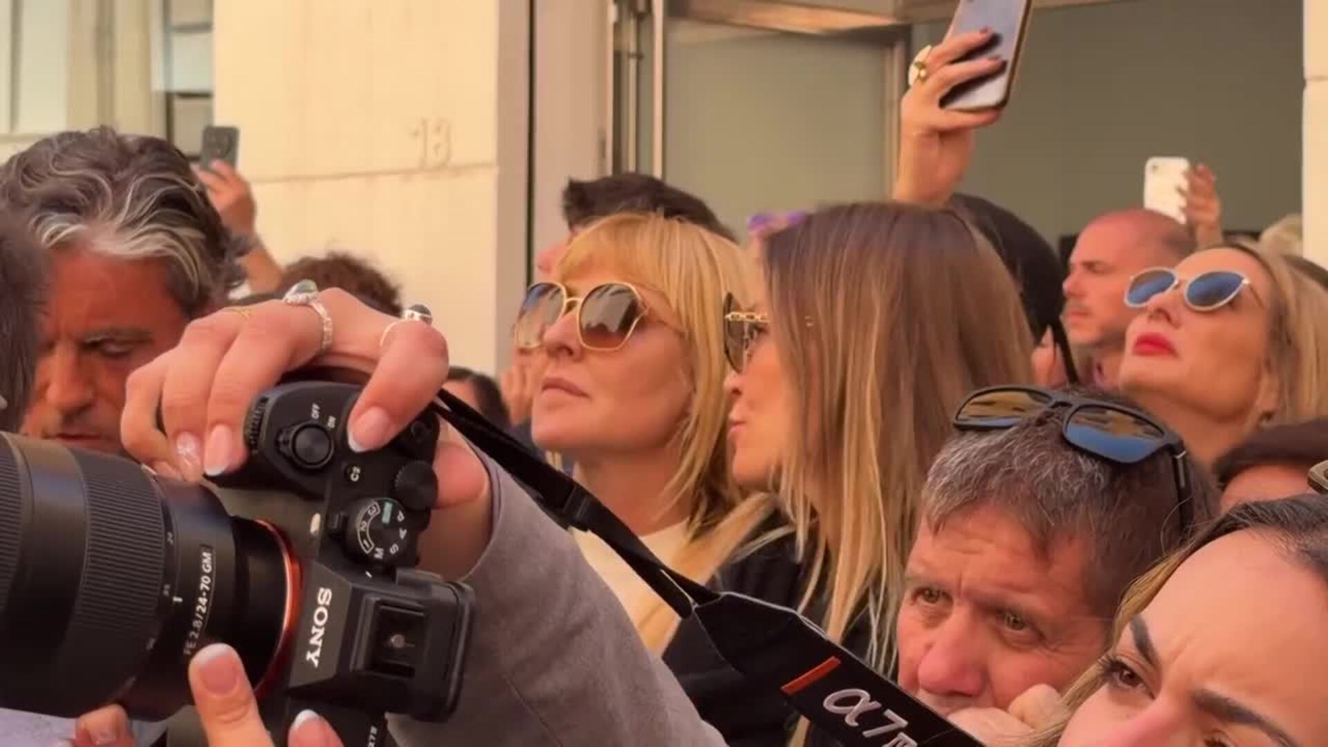 Cayetana Guillén Cuervo reaparece con Antonio Banderas en Málaga tras la muerte de su madre
