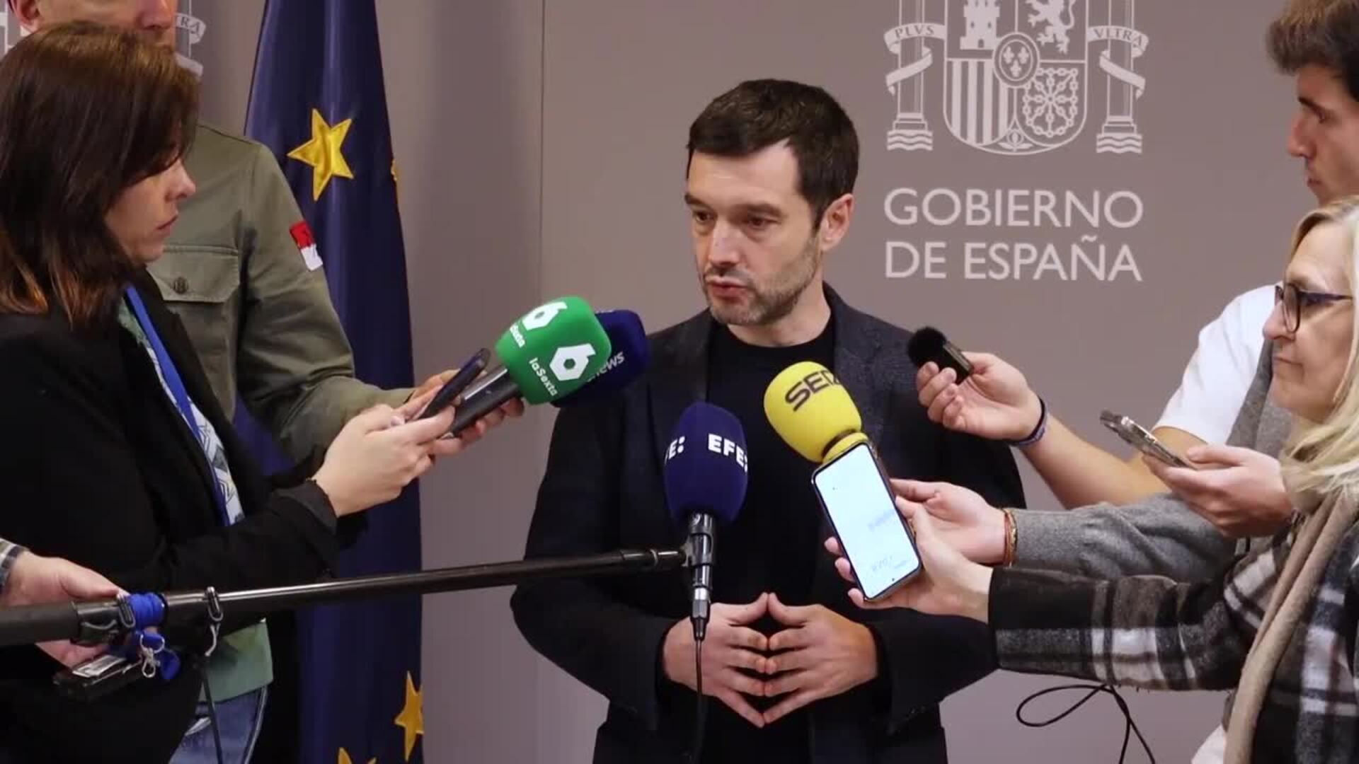 Consumo avisa a 13 inmobiliarias y fondos con 100.000 viviendas de la prórroga de alquileres