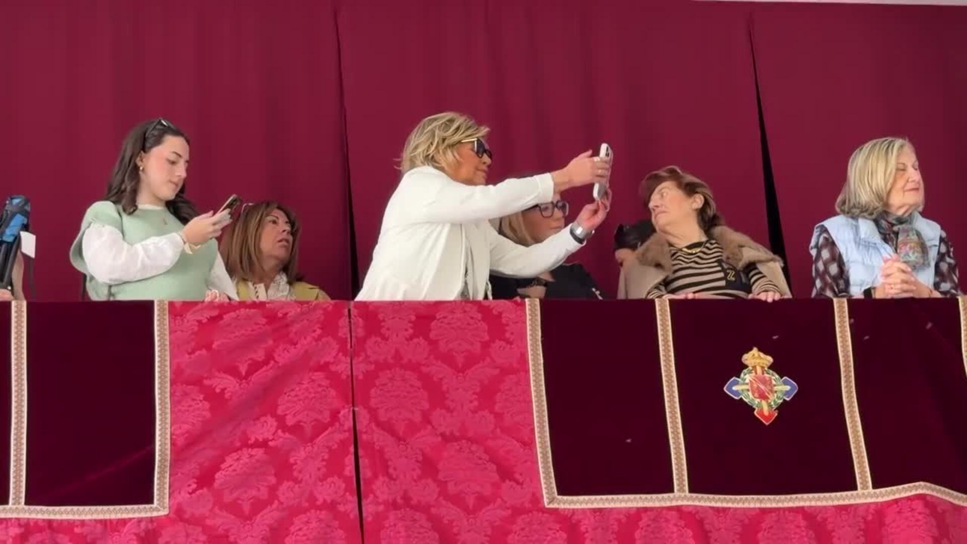 Terelu Campos, emocionadísima, cumple con la tradición en la Semana Santa malagueña