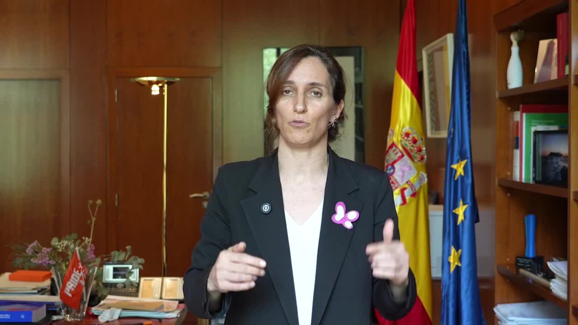 DEBRA Piel de Mariposa entrega a Sanidad 150.000 firmas para exigir que Vyjuvek esté disponible