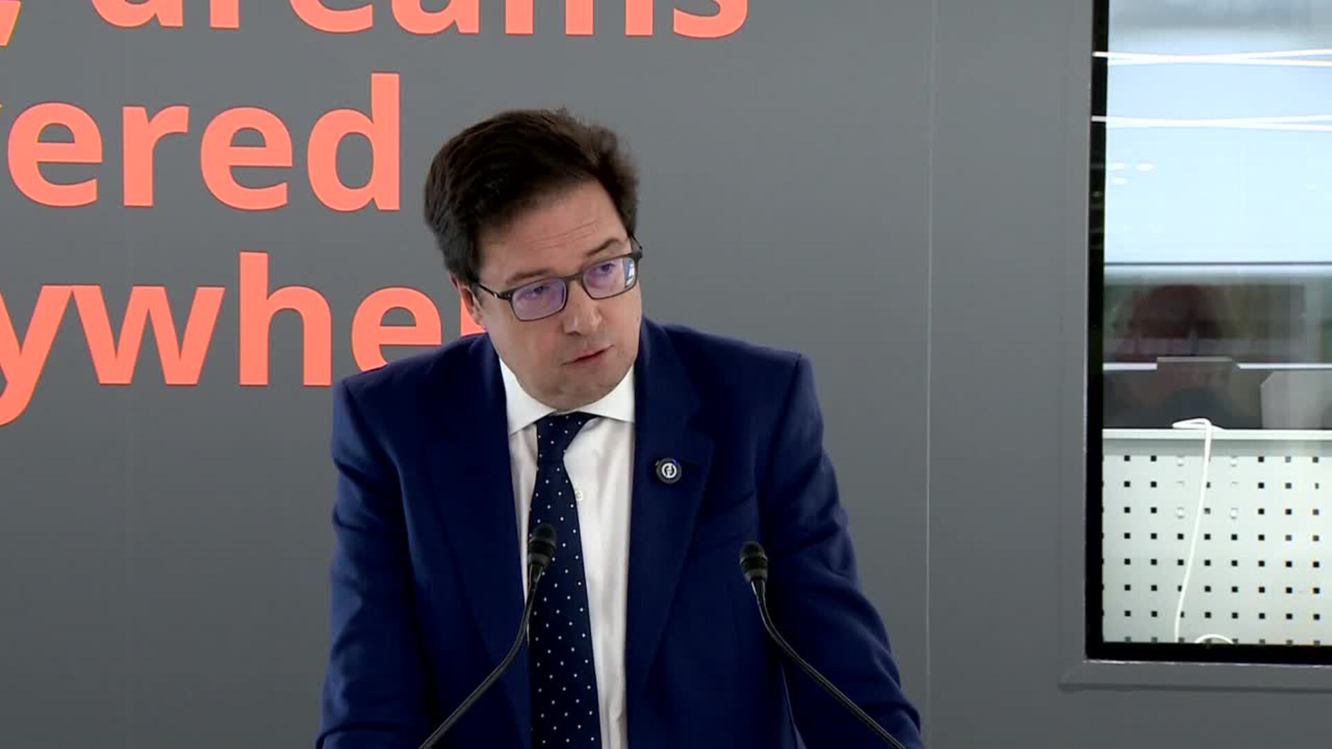 Óscar López dice que el acuerdo EEUU-Irán es "motivo de esperanza, pero hay mucho que hacer"