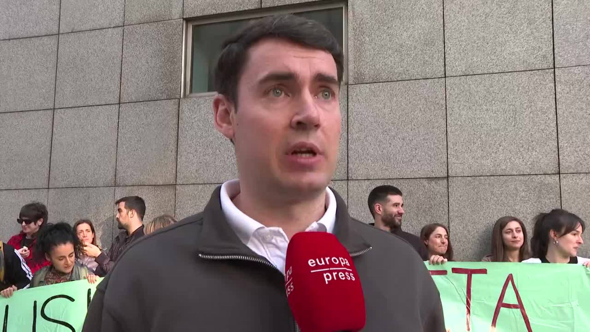Trabajadores de Biobizkaia se concentran en Bilbao para pedir la equiparación con Osakidetza