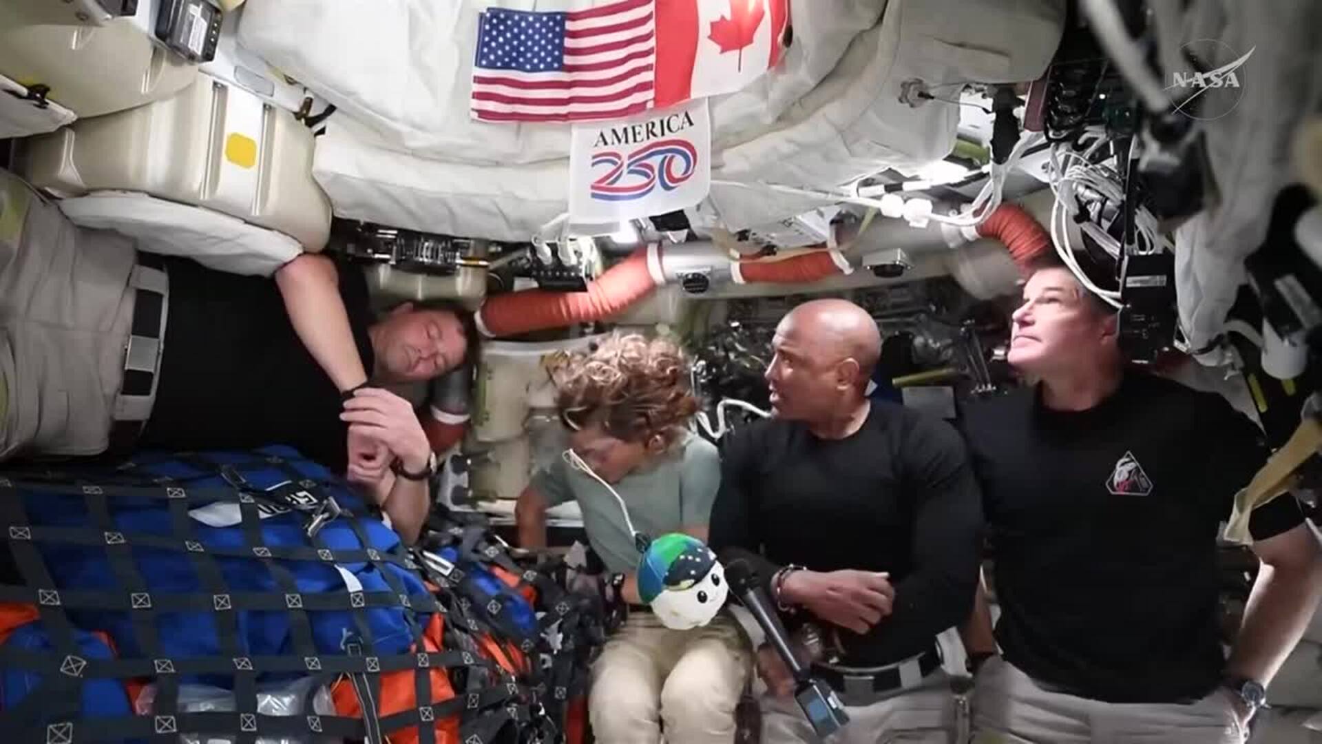 Los astronautas de Artemis II empiezan a preparar la cabina para el amerizaje