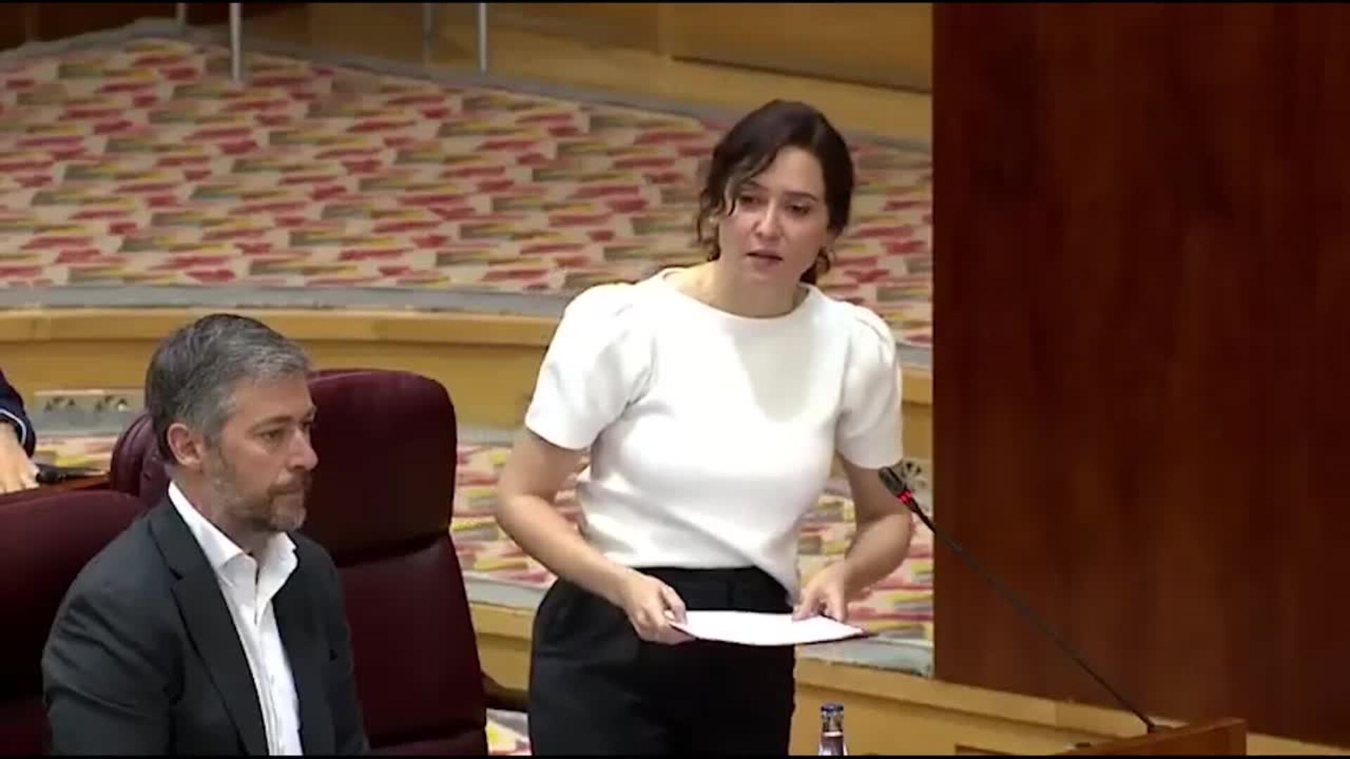 Ayuso recurrirá la regularización de inmigrantes y critica el "turismo sanitario