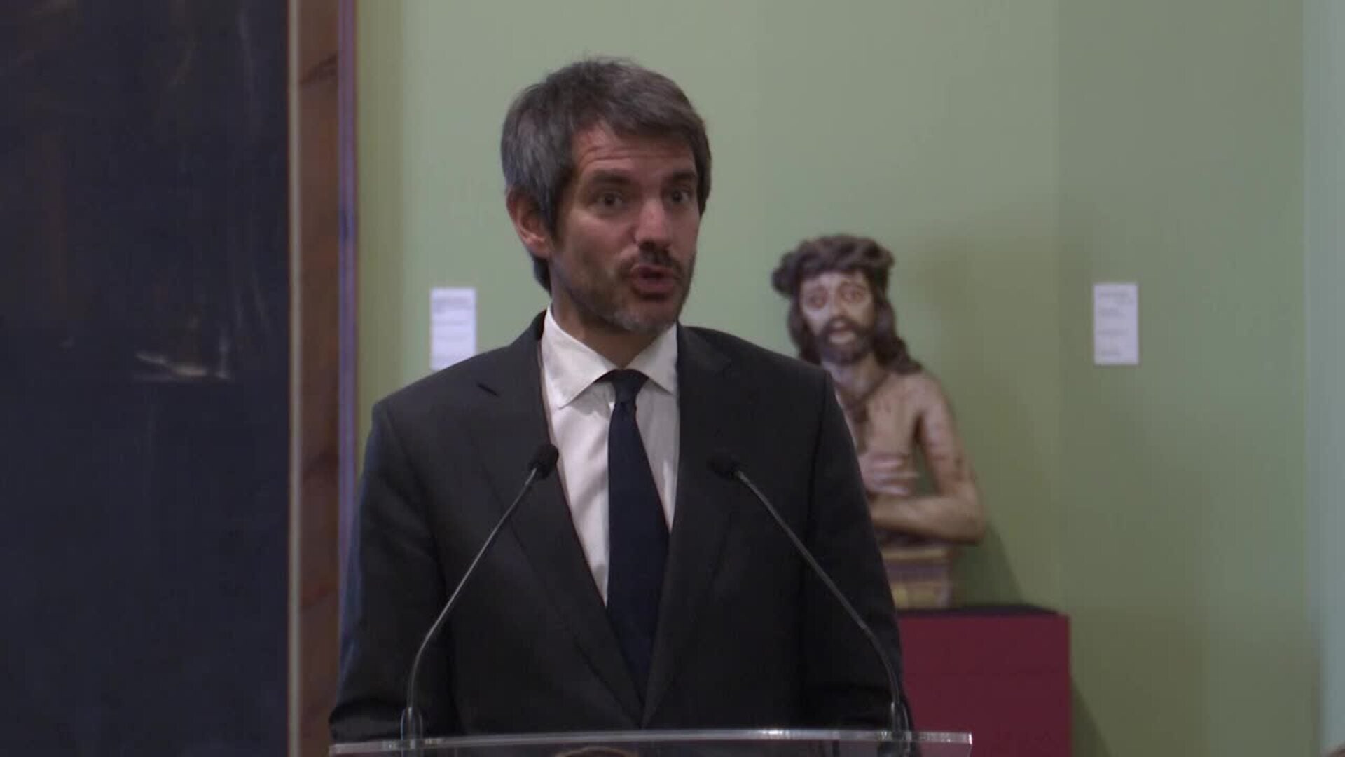 Urtasun felicita y desea muchísima suerte a Almodóvar, Sorogoyen y Los Javis