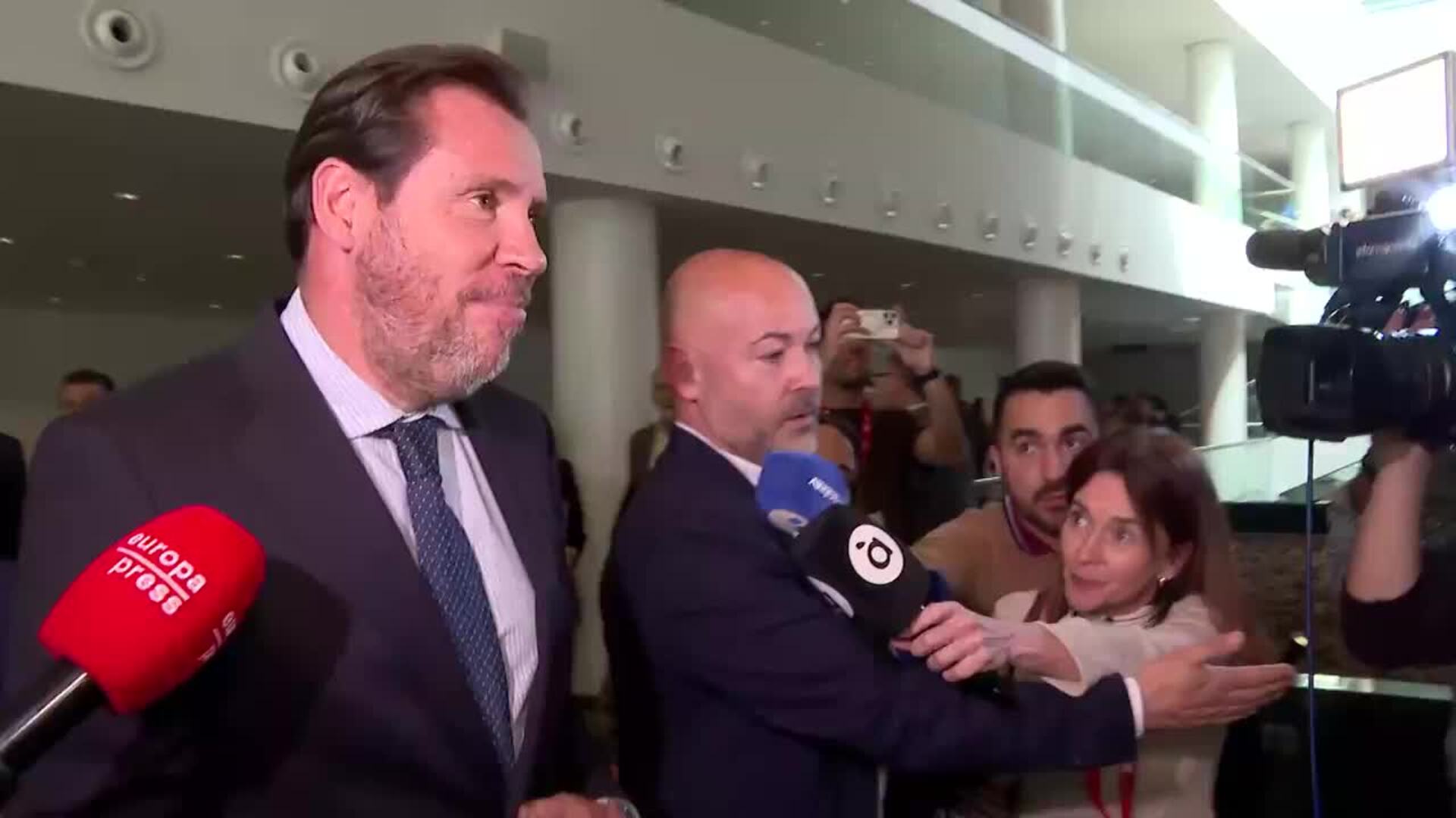Puente no atiende a los medios de comunicación en Alicante