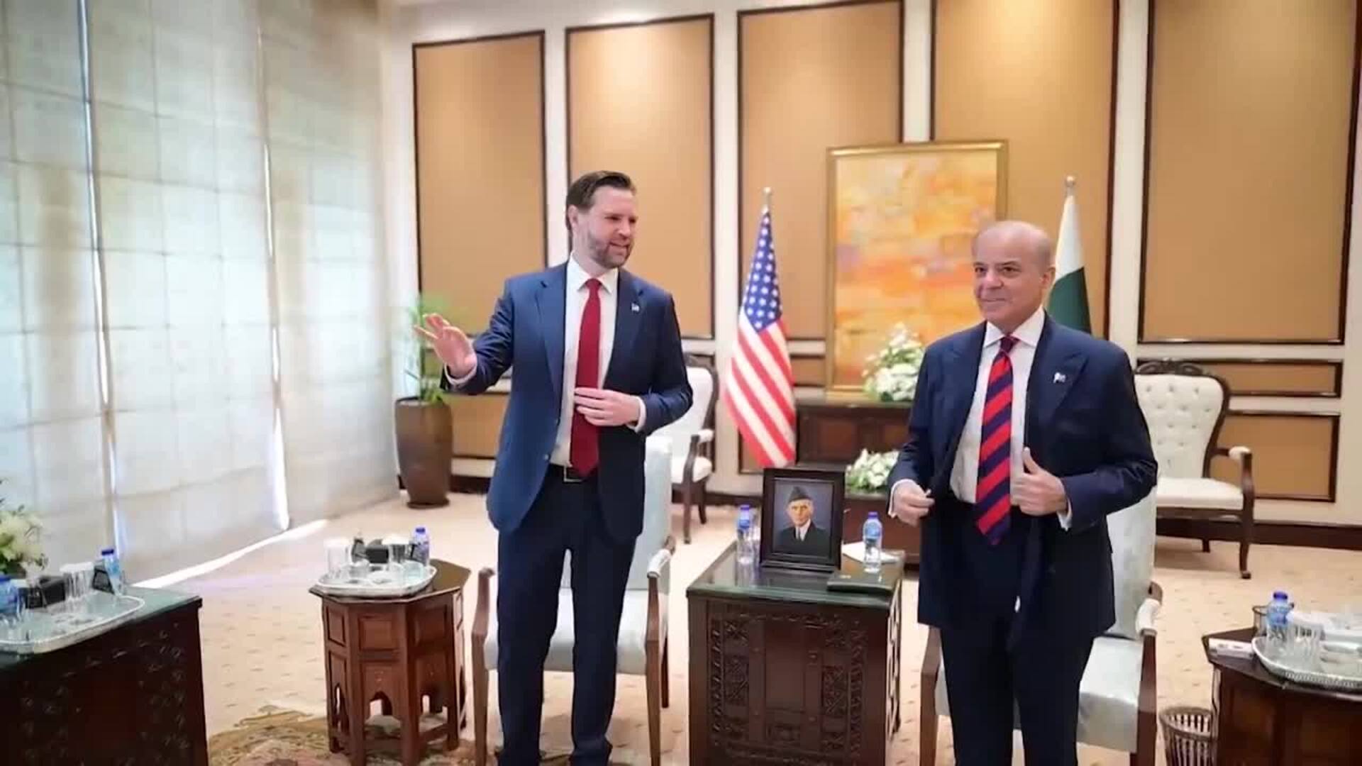 Irán anuncia que ha obligado a retroceder a un destructor de EEUU que se aproximaba a Ormuz