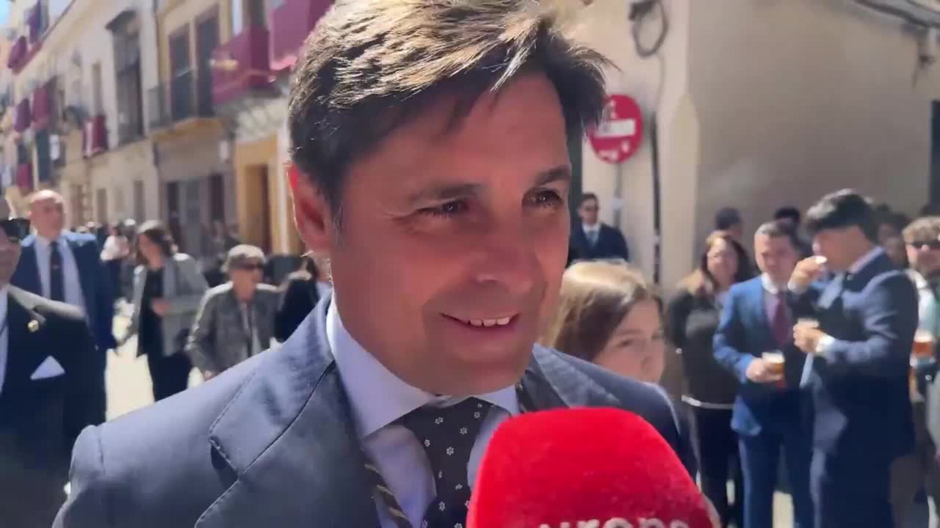 Eugenia Martínez de Irujo sonríe al ser preguntada por la relación de su hija, Tana Rivera