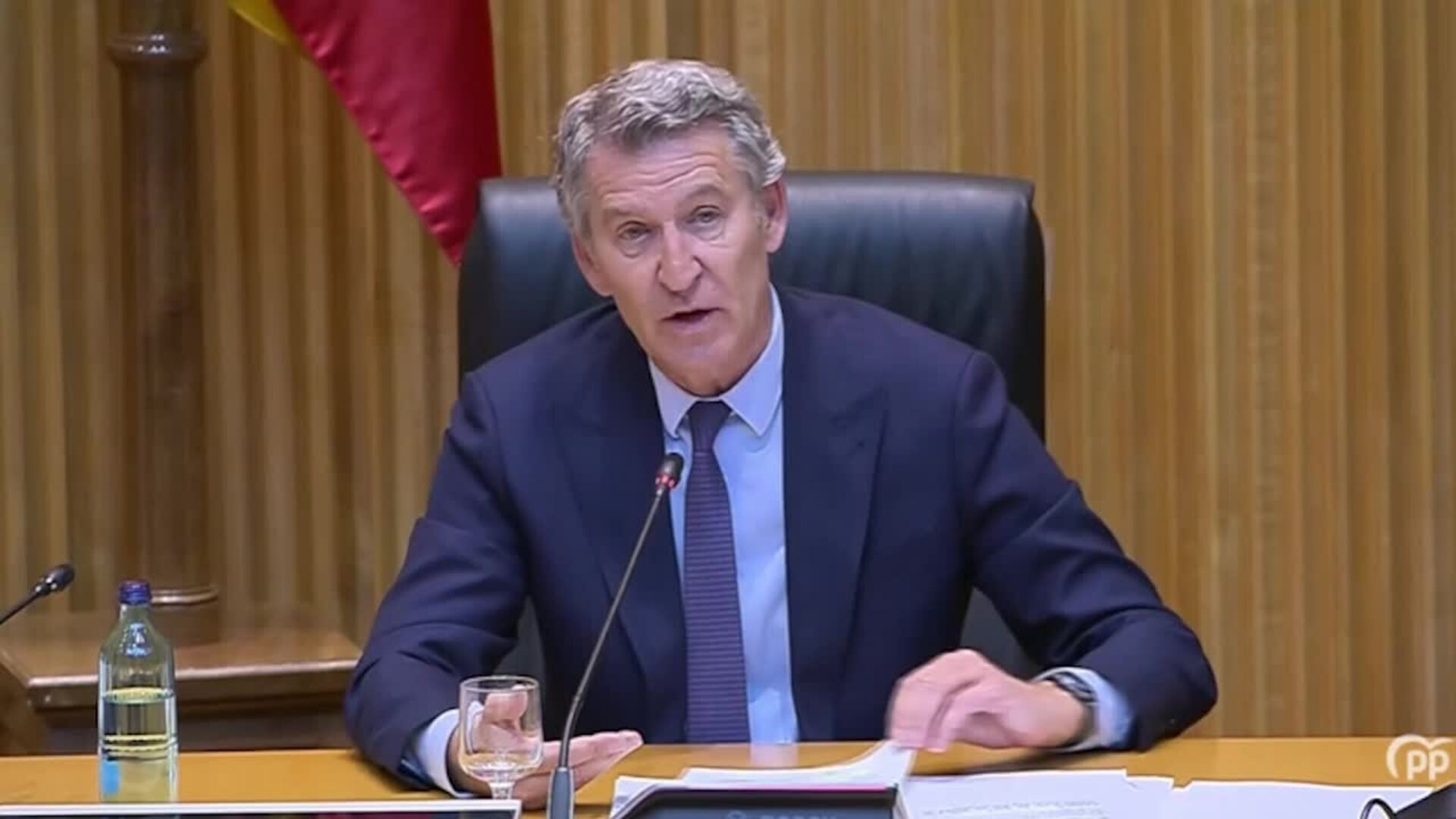 Feijóo subraya que no es "aceptable" que un presidente "con su mujer procesada" no dimita