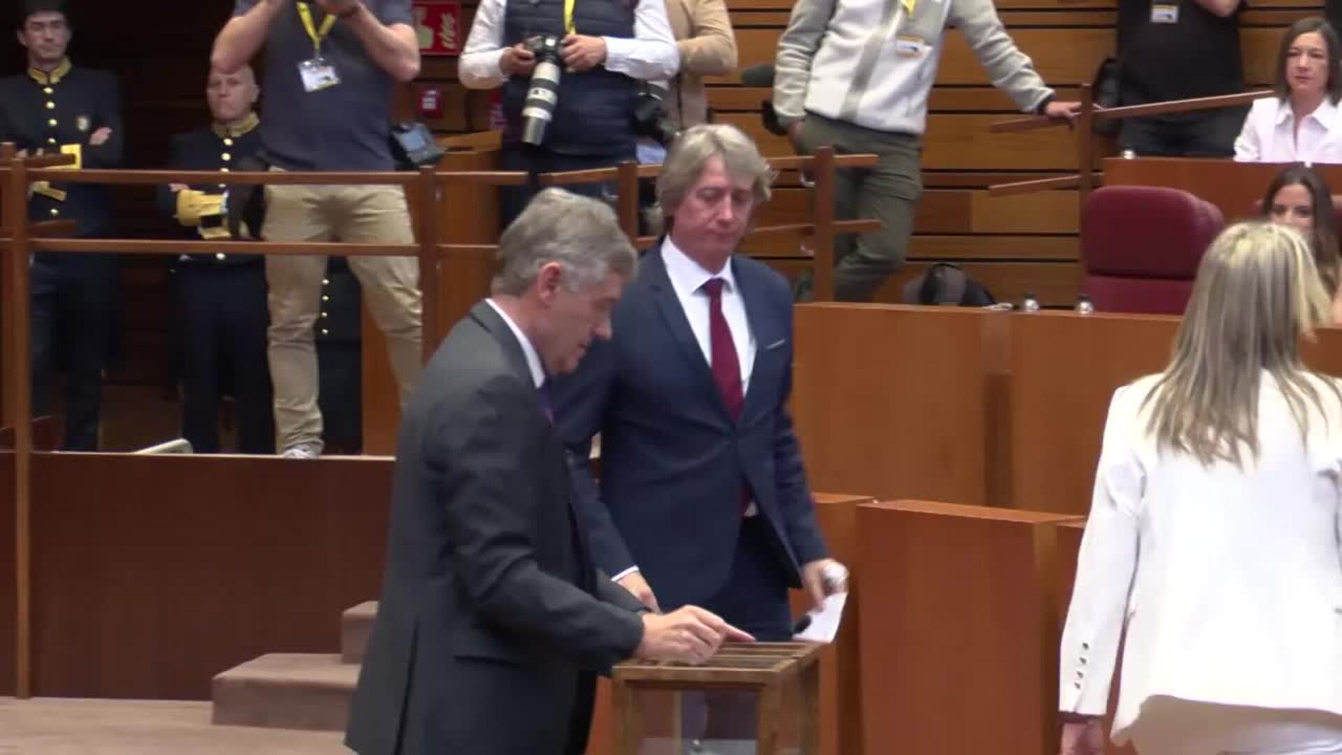 Francisco Vázquez (PP) proclamado nuevo presidente de las Cortes de CyL con mayoría absoluta