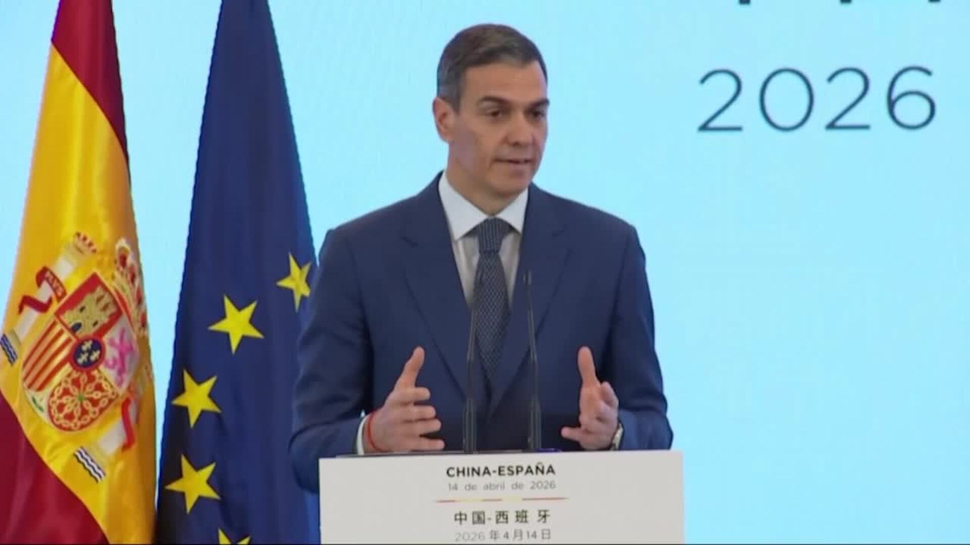 Sánchez defiende la regularización y pide al PP que escuche a la Iglesia y sea coherente