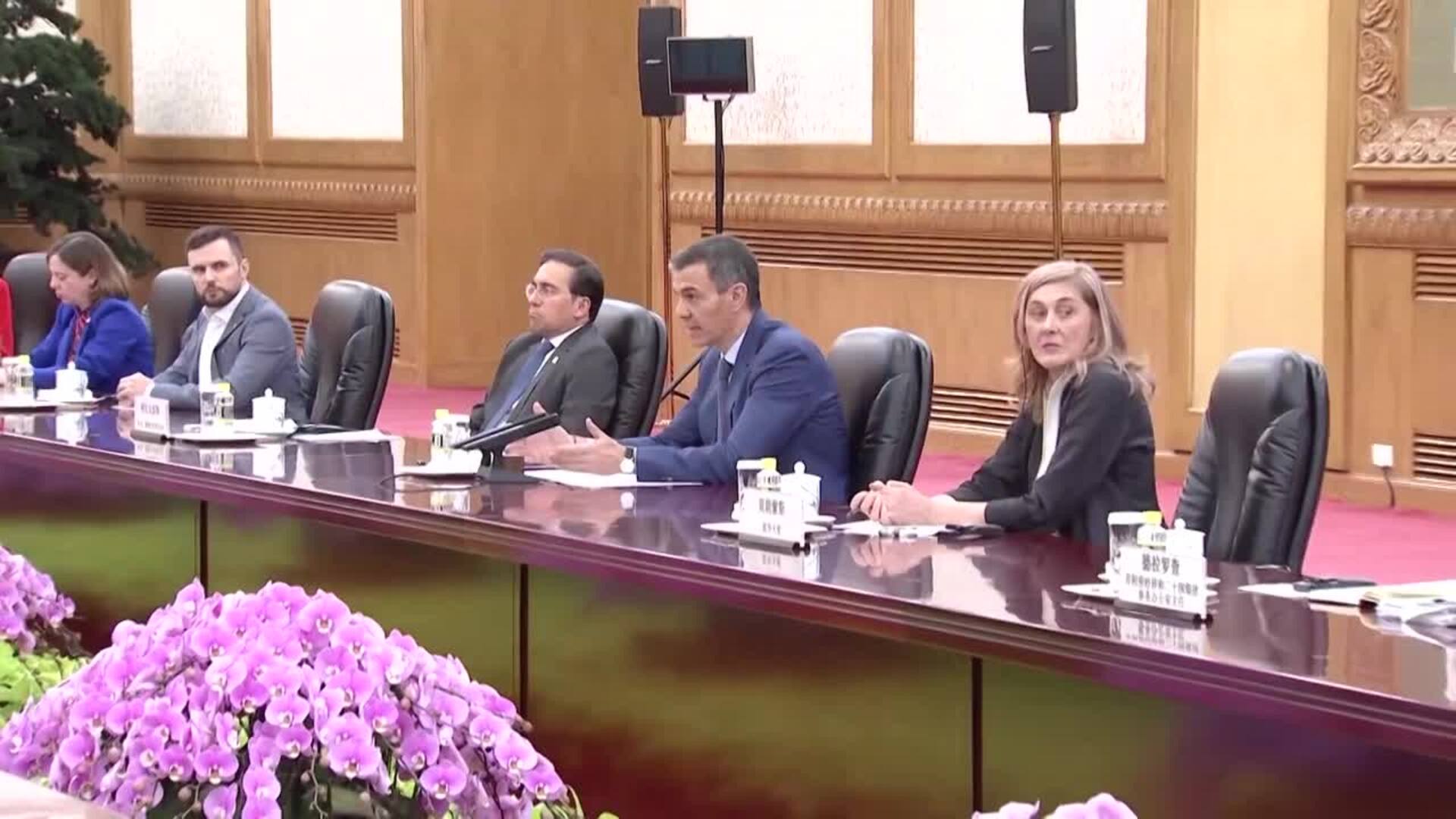 Sánchez responde por primera vez, desde China, al procesamiento de su esposa, Begoña Gómez