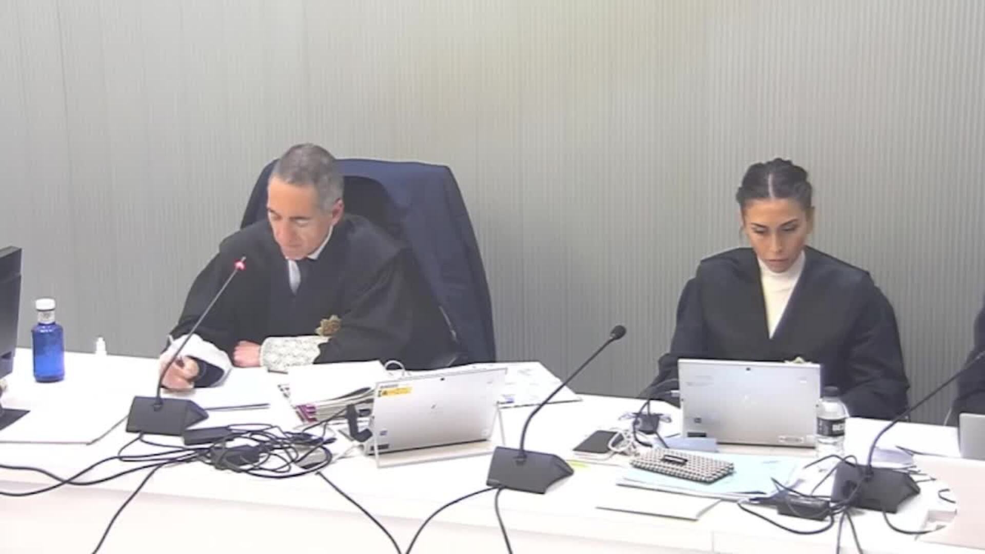 Un comisario admite seguimientos a la mujer de Bárcenas por orden de la DAO