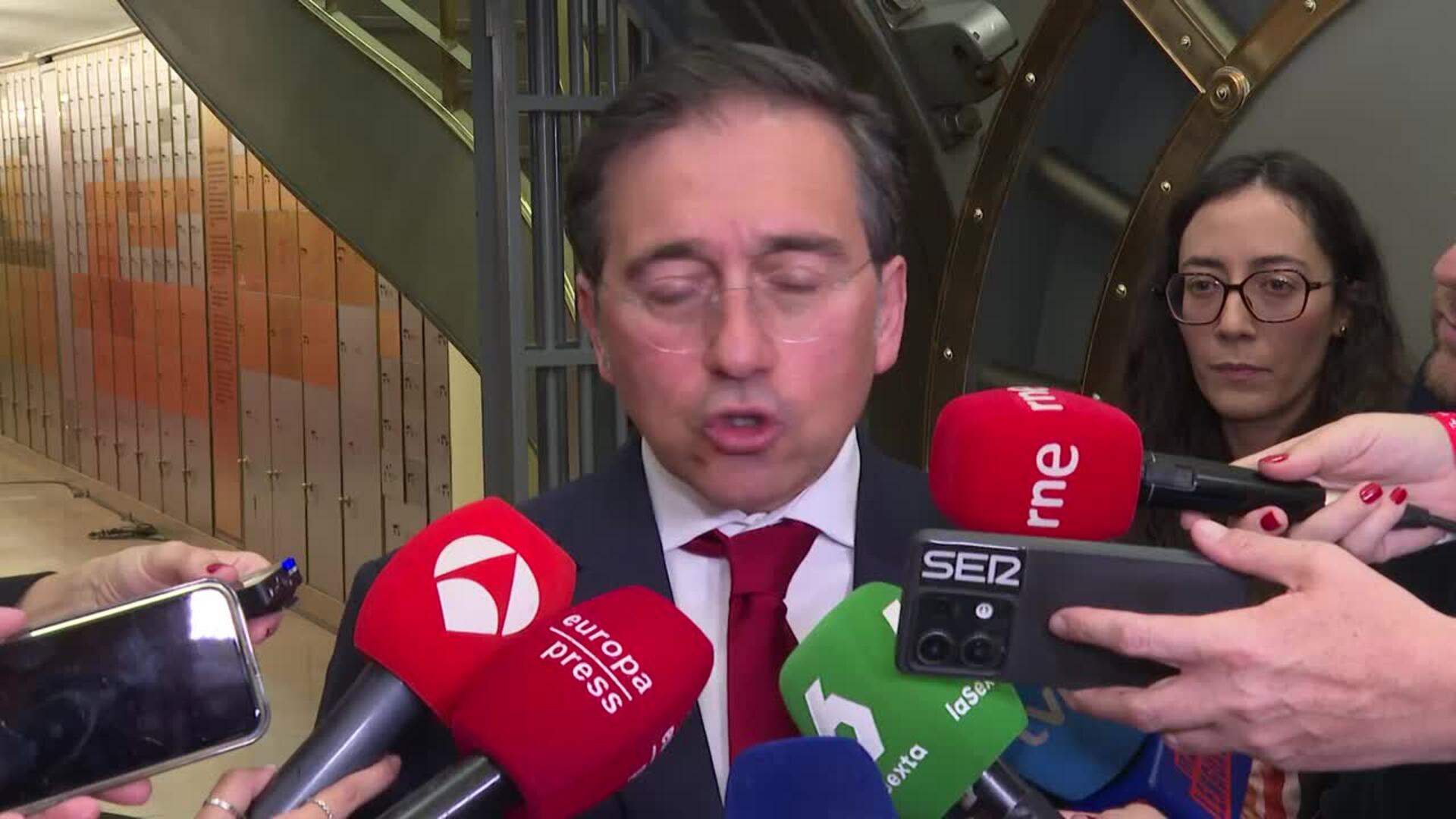 Albares sobre críticas de Trump al Papa: "El poder político no puede interferir en la religión"