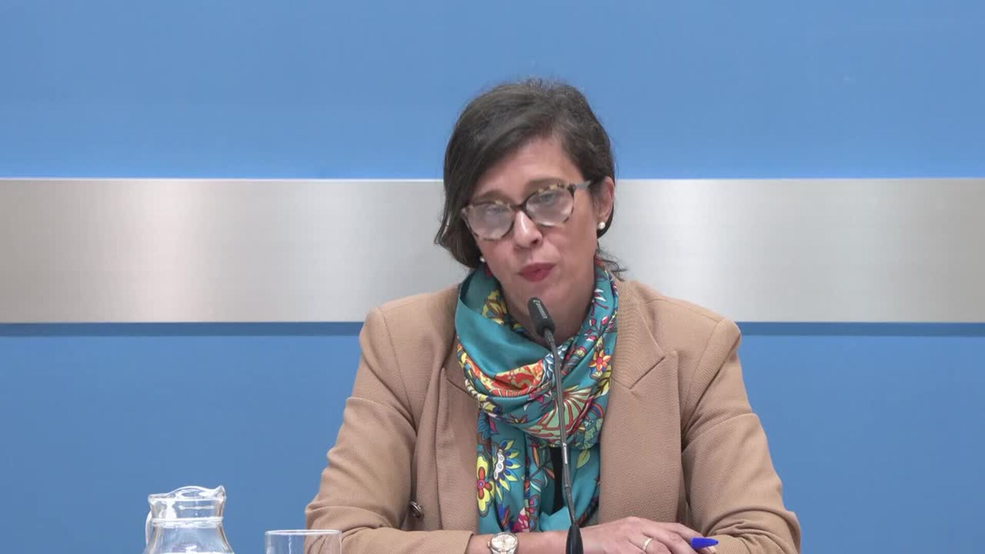 Cientos de inmigrantes acuden al Ayuntamiento tras el real decreto de regulación masiva