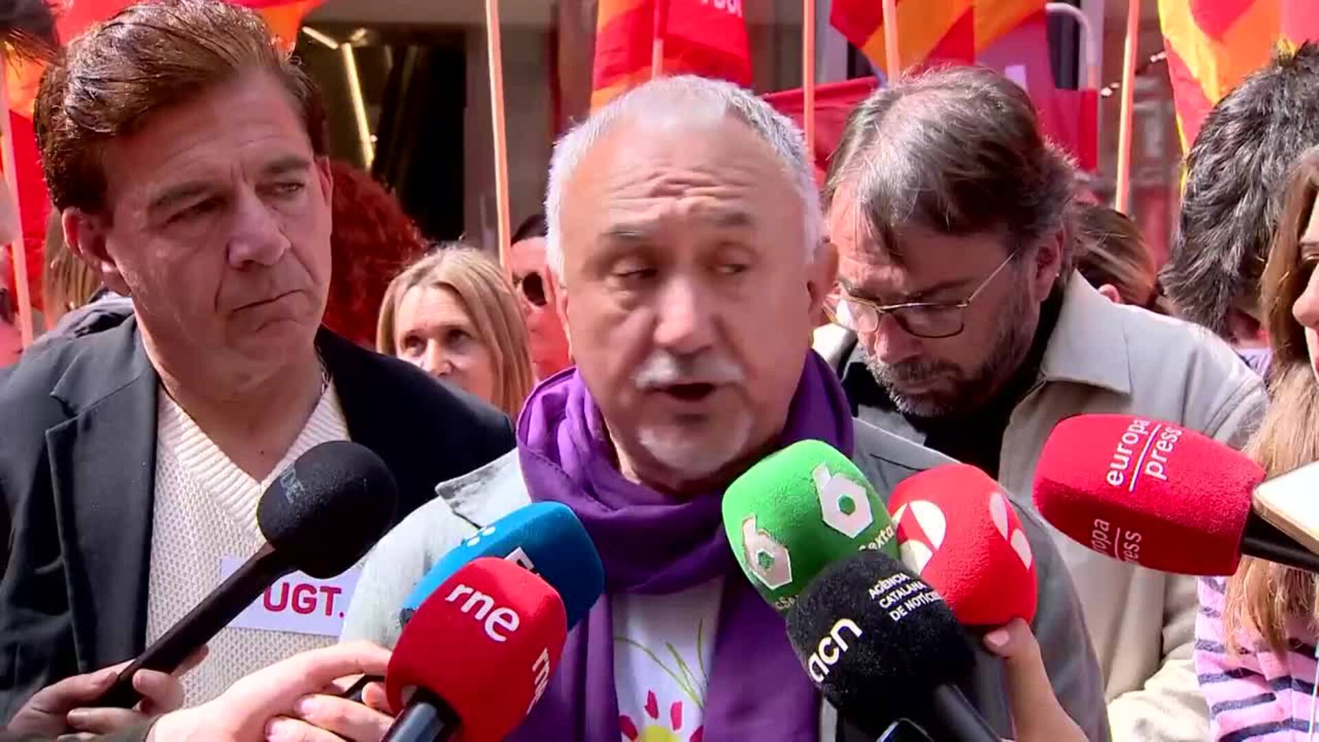 Álvarez pide que "se vuelva a la mesa de negociación" del convenio estatal del sector téxtil