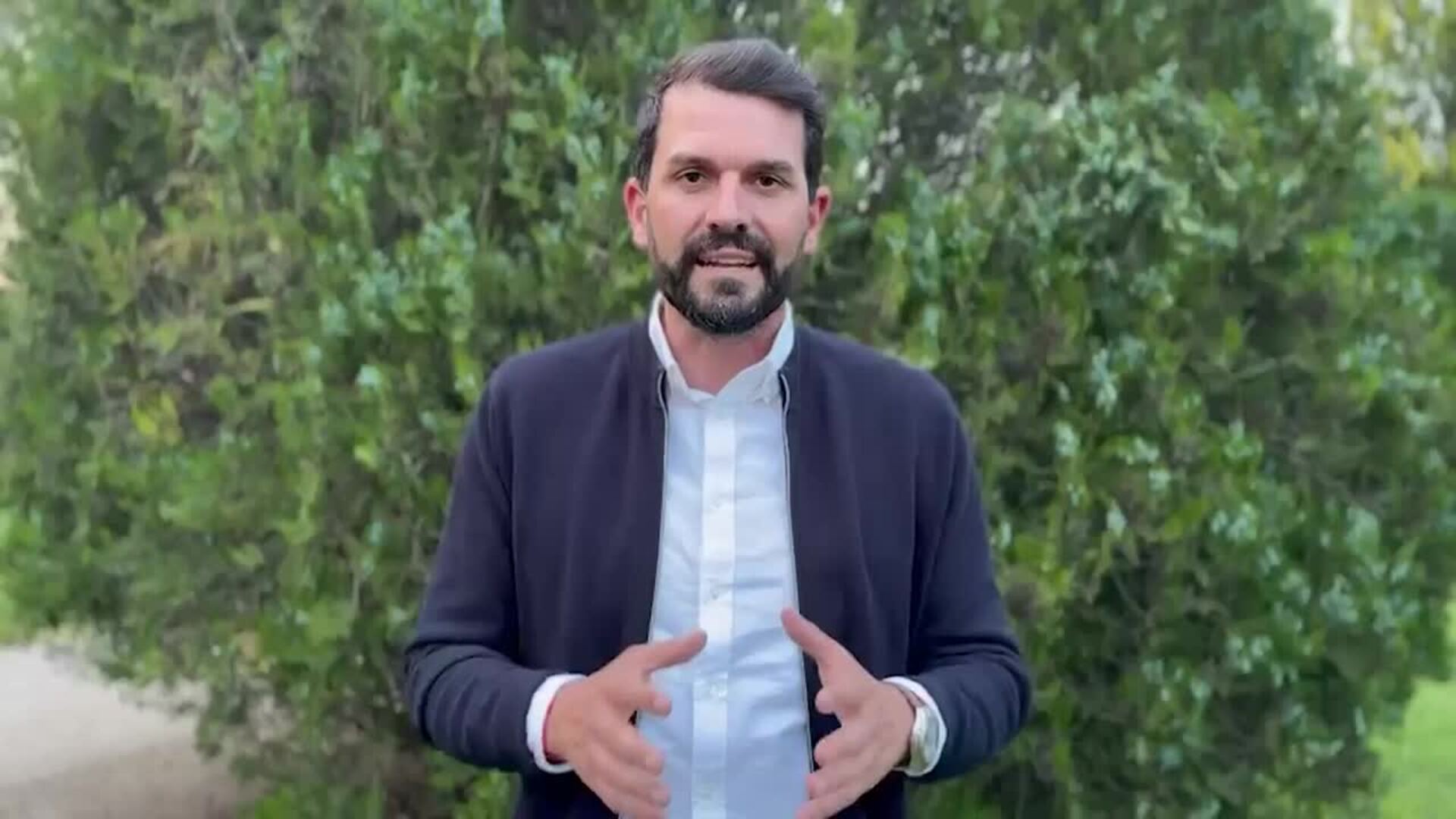 El PSOE tilda de "reparto de sillones" el acuerdo PP-Vox en Extremadura