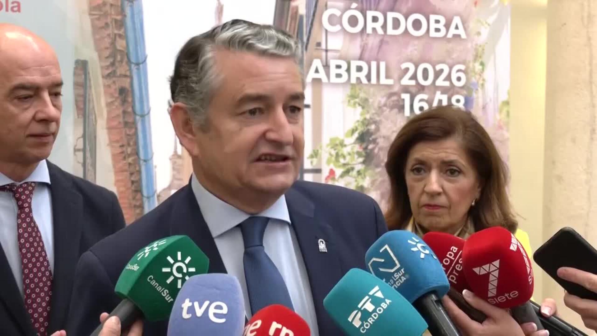 Sanz: "han salido de la lista de espera medio millón de andaluces que "Montero guardó en cajón"
