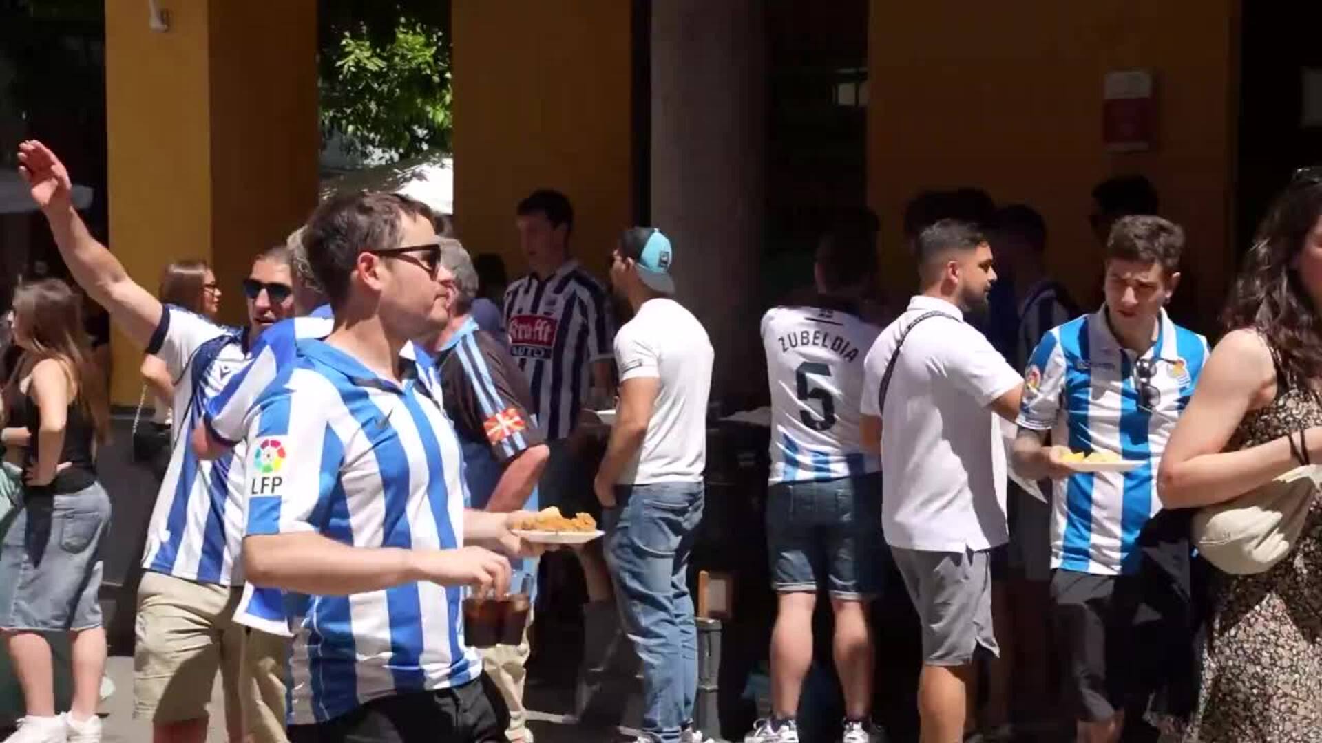 Sevilla acoge a los primeros aficionados de Madrid y San Sebastián para la final