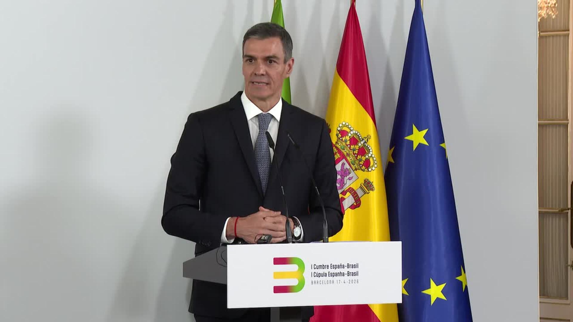 Sánchez carga contra el pacto PP Vox porque "traiciona" a Extremadura como tierra de migrantes