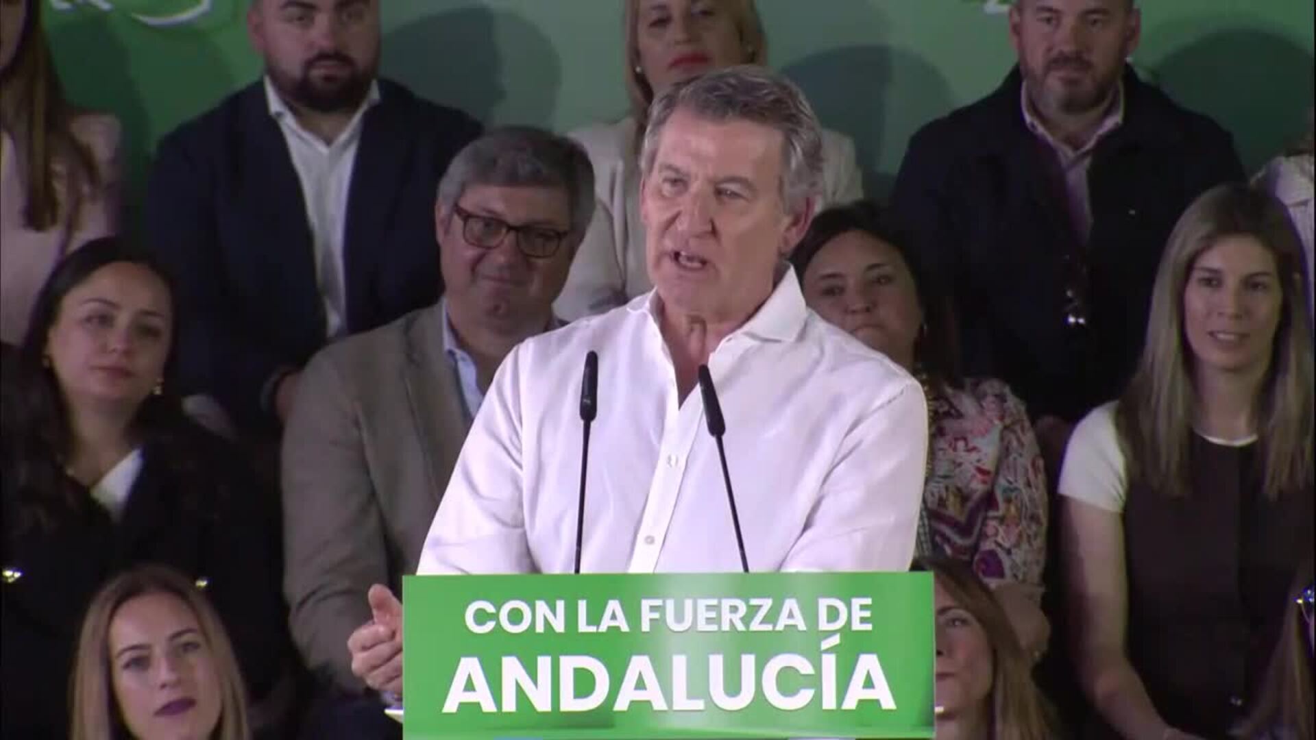 Feijóo cree que Moreno "merece" repetir mayoría absoluta para asentar el "cambio" en Andalucía