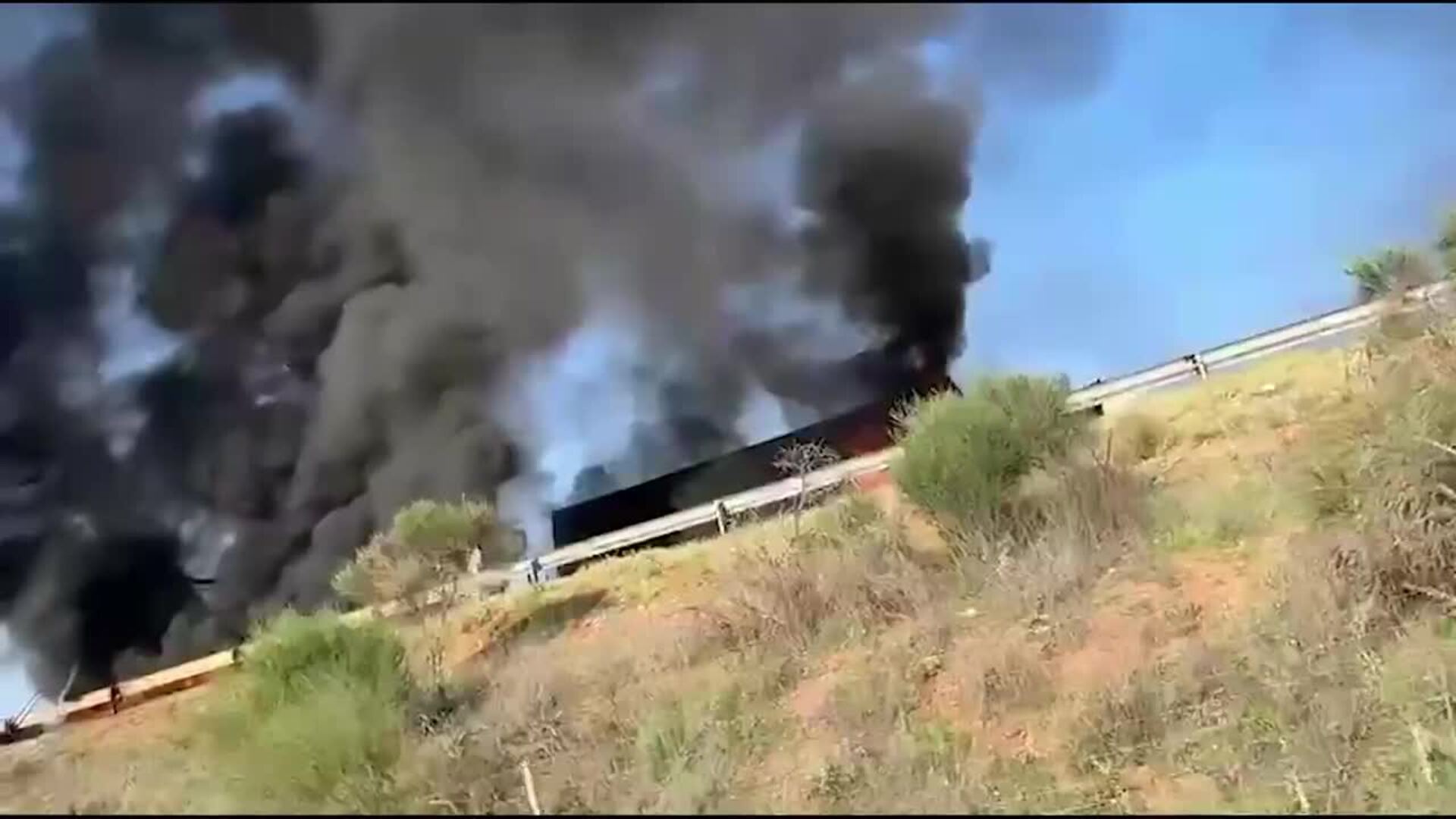 Cortada la A-3 en Honrubia, Cuenca, tras una colisión entre dos camiones con dos heridos