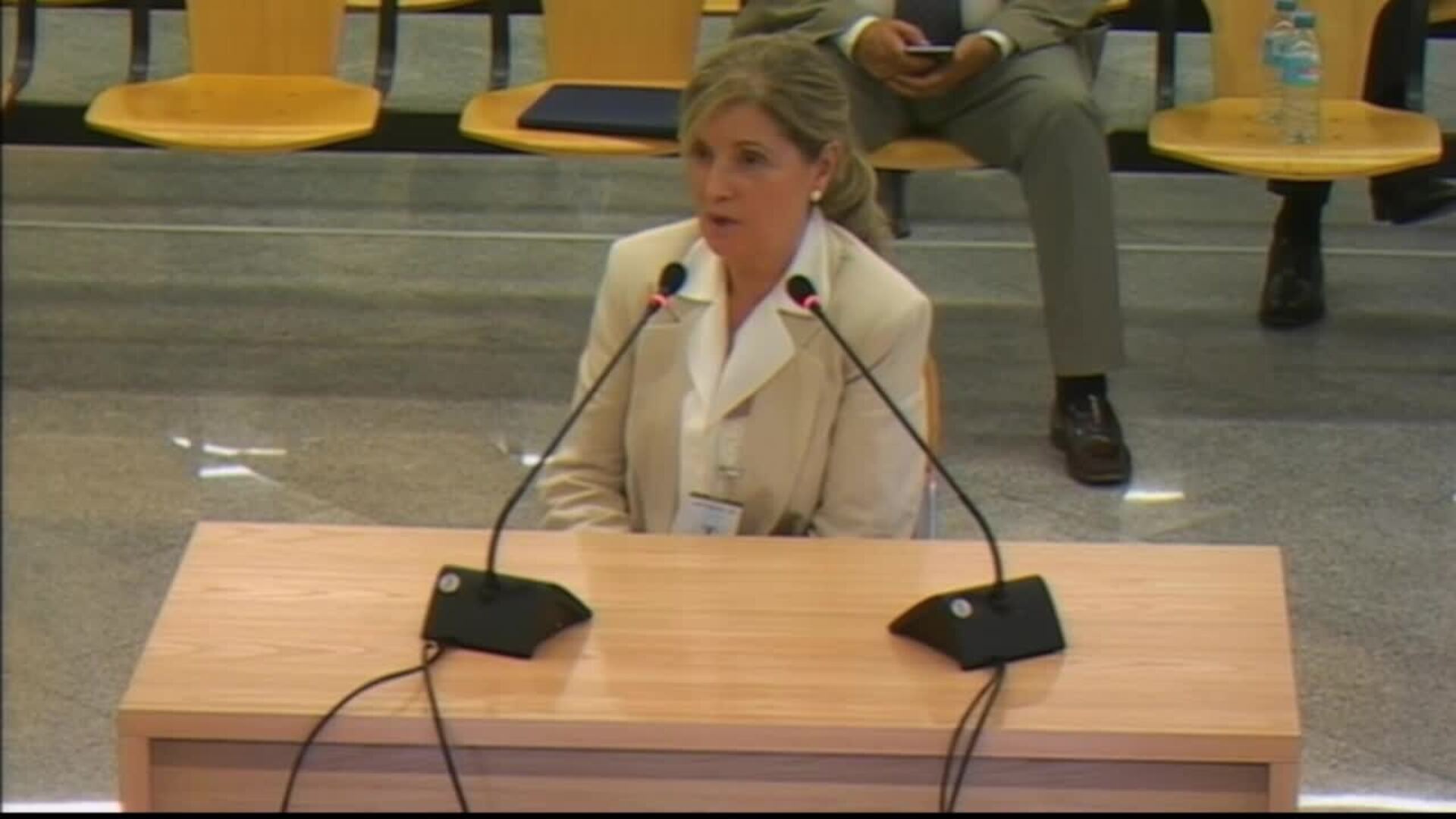 La esposa de Bárcenas declara que se sintió vigilada pero siempre lo achacó a la prensa