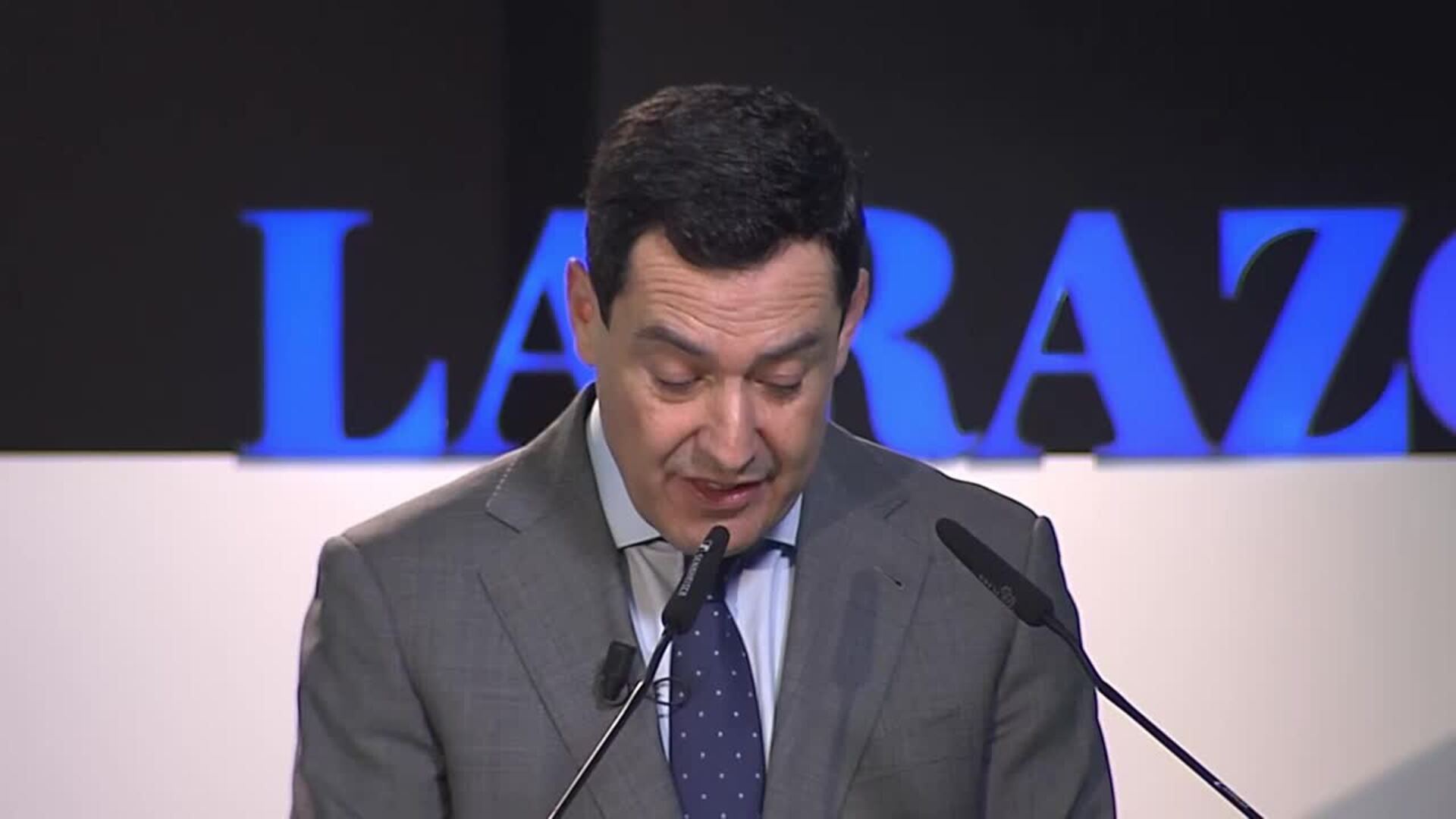 Moreno promete "acceso a la vivienda" a 200.000 personas en Andalucía