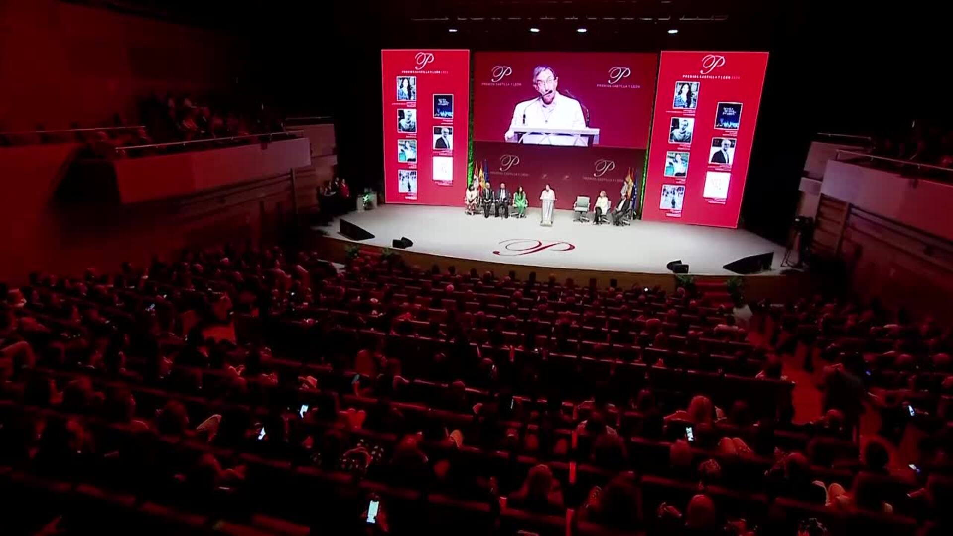 Sánchez Santiago pide "cuidar la cultura" como "puerta a la esperanza" y "lo humano"