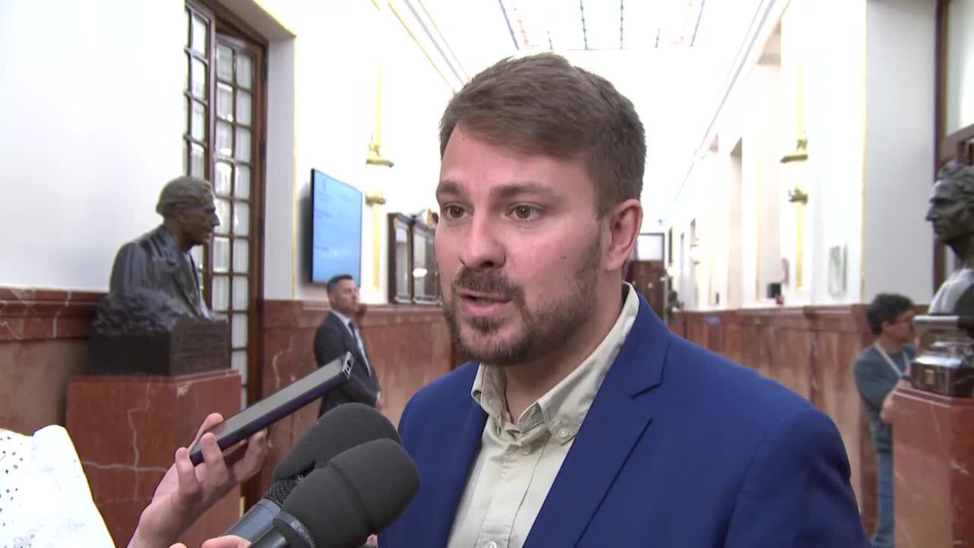 Compromís califica de "error" que el PSC copie a Aliança Catalana sobre el uso del burka
