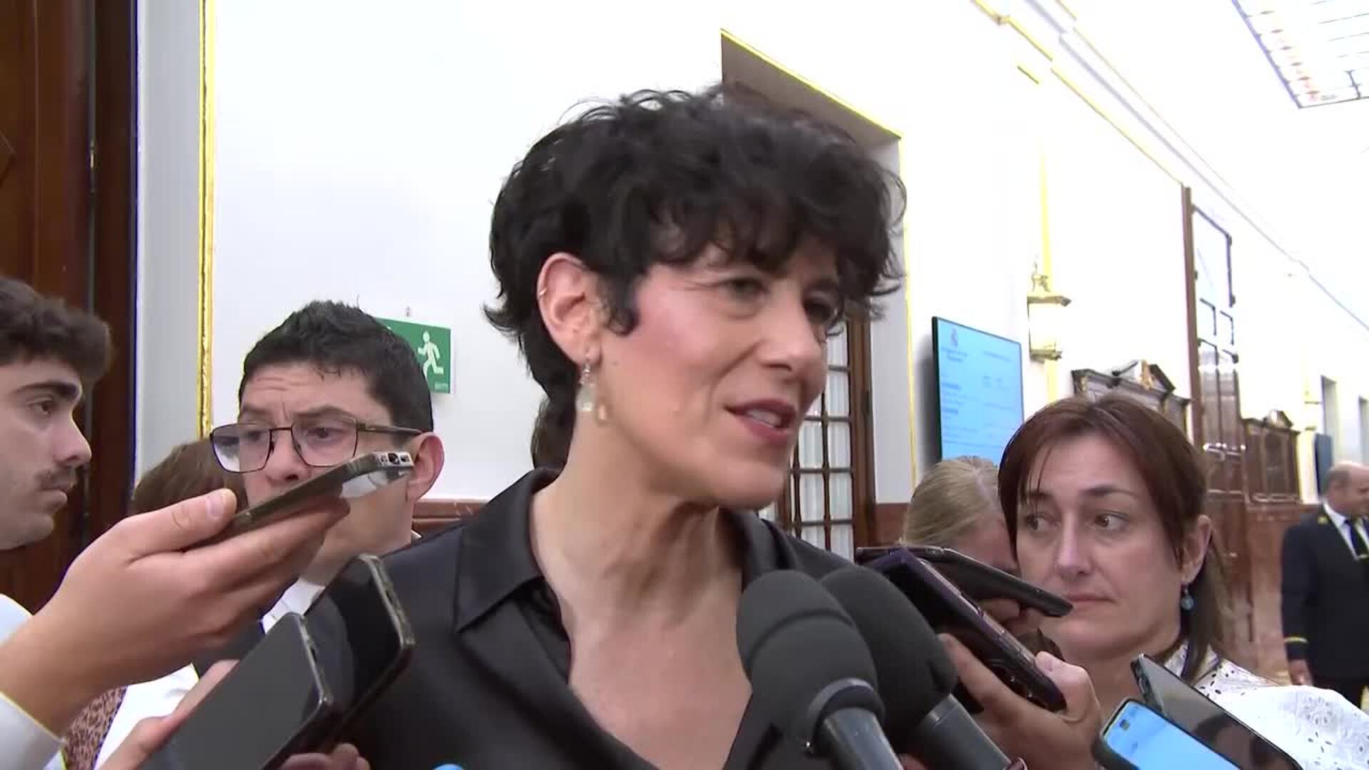 La portavoz del Gobierno evita condenar al alcalde socialista de Lleida por prohibir el burka