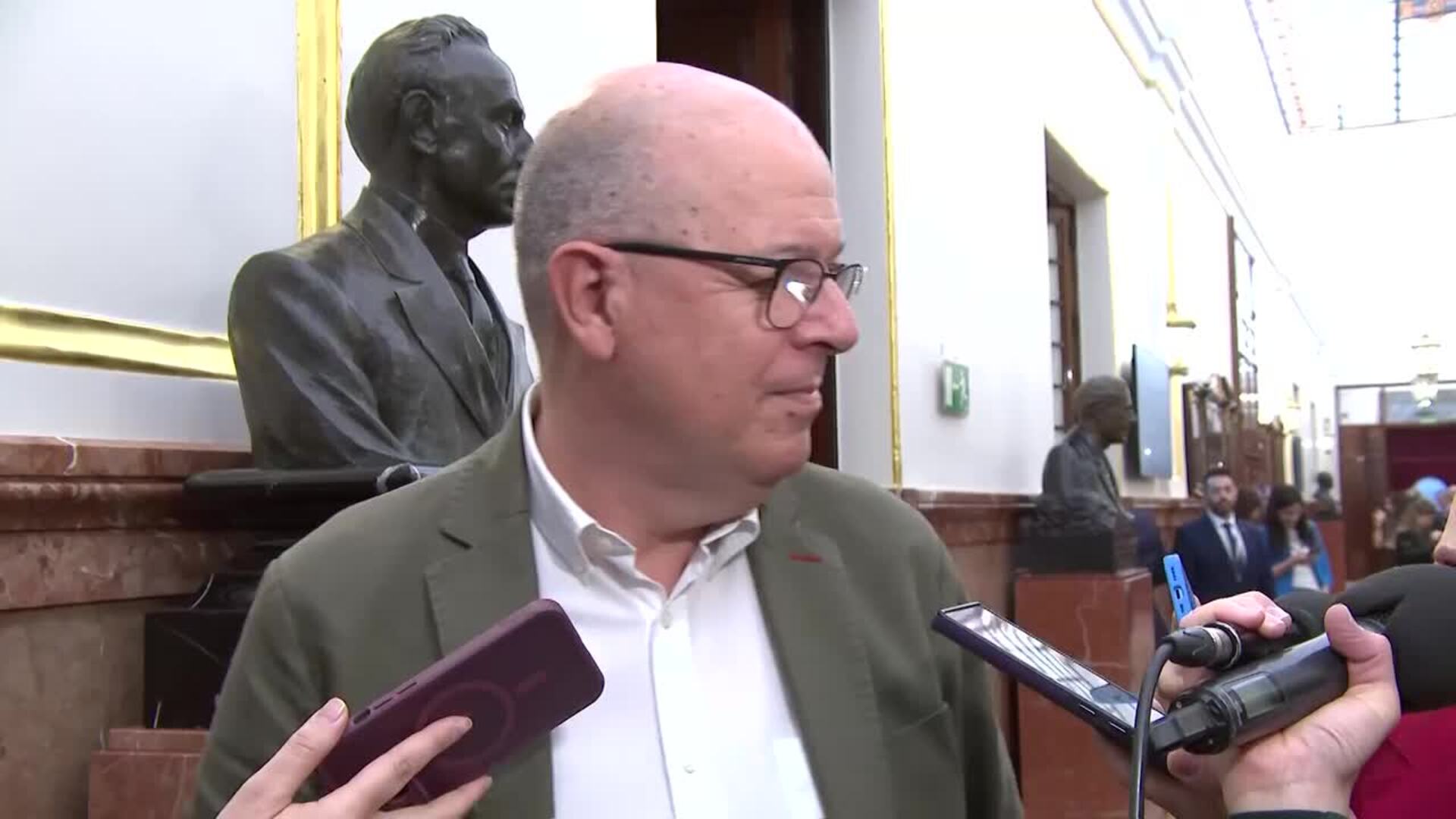 Zaragoza (PSOE) defiende ordenanza de Lleida que prohíbe ir "desnudo o tapado por convivencia"