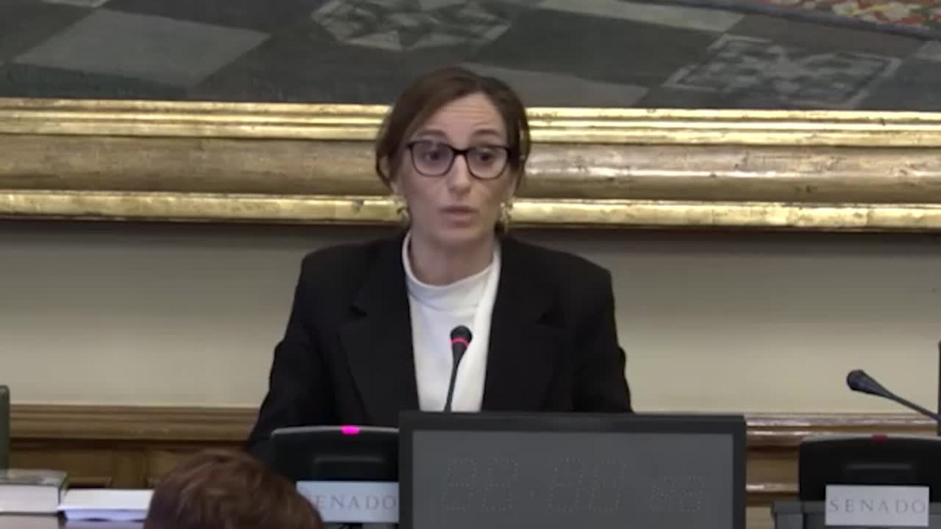 García contrapone el "pilar fundamental" de universalidad al concepto de 'prioridad nacional'