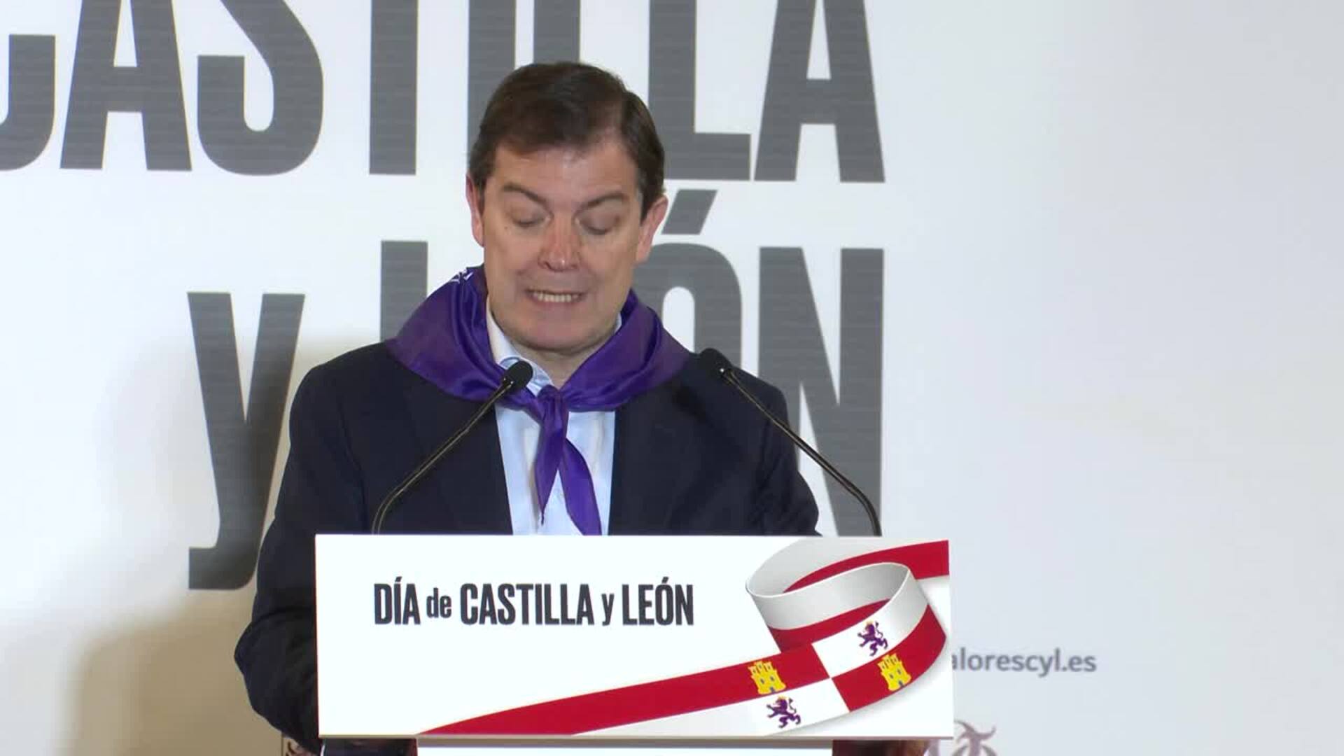 Mañueco destaca el folclore como expresión de la identidad de Castilla y León