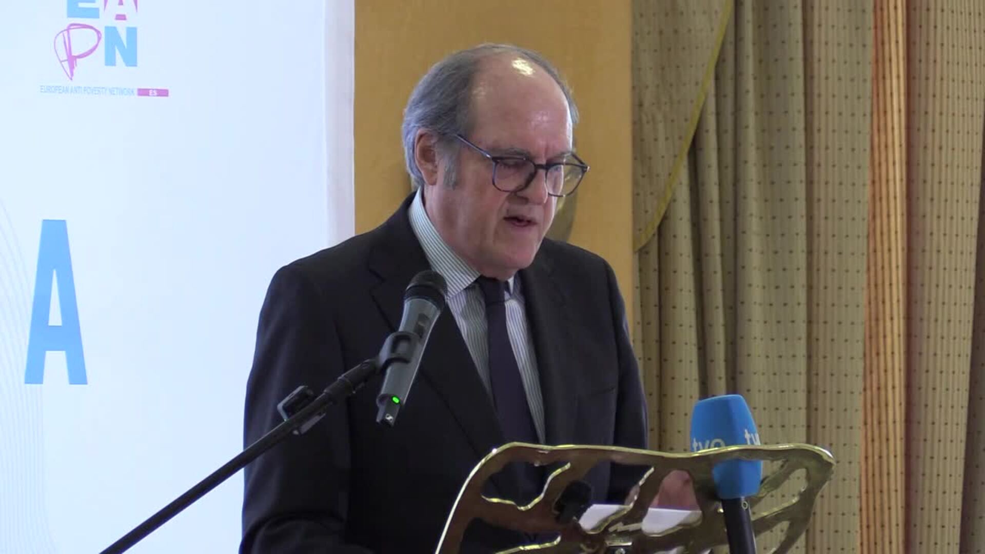 Gabilondo advierte de que sin dignidad no están garantizados ni el orden público ni paz social