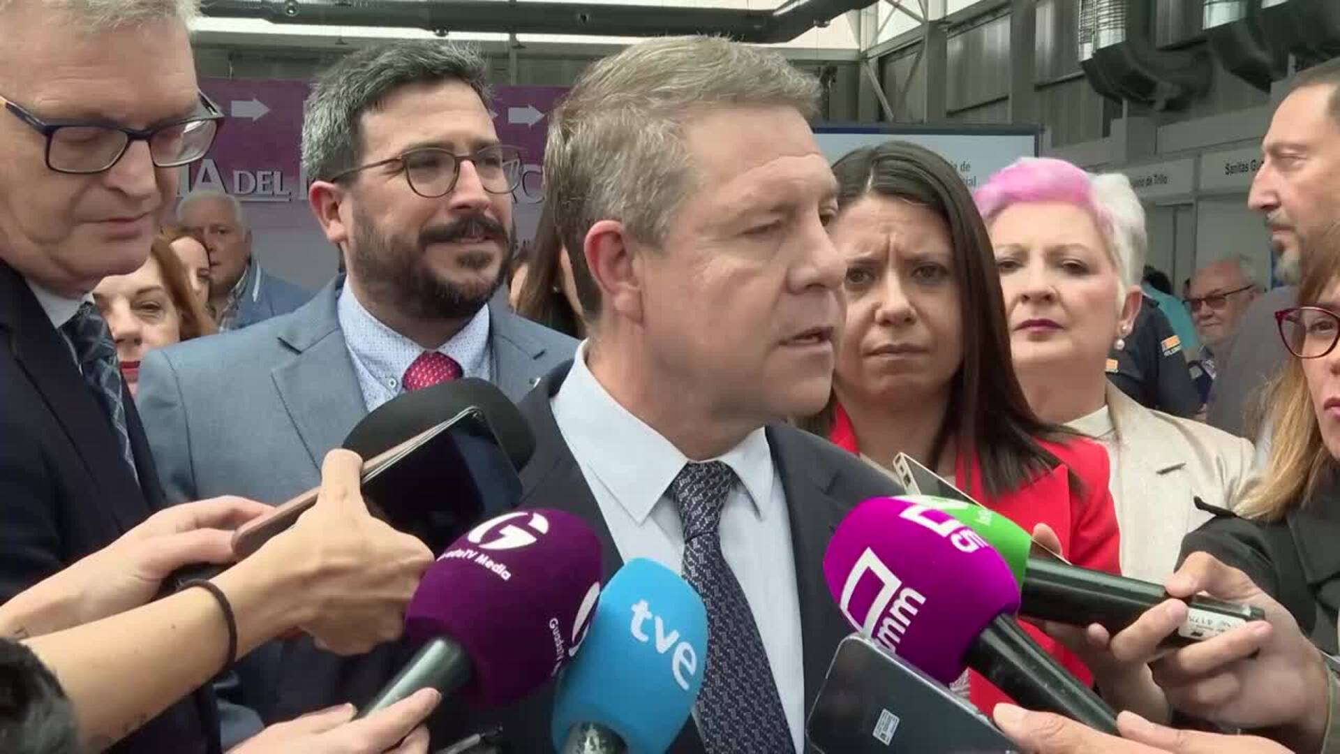 Page, contrario a la idea de Illa de exigir el catalán para renovar la residencia