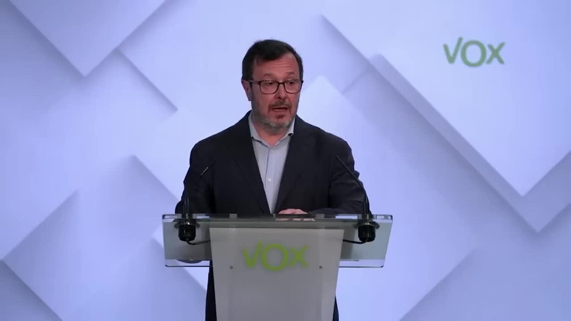 Vox anima a obispos contrarios a "prioridad nacional" a visitar con sotana barrios musulmanes