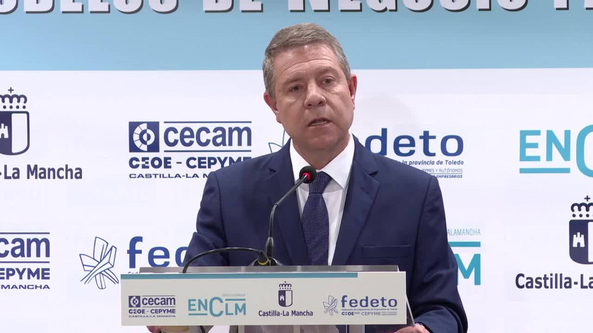 Page tilda de "enormemente ambicioso" el Plan Regional de Vivienda