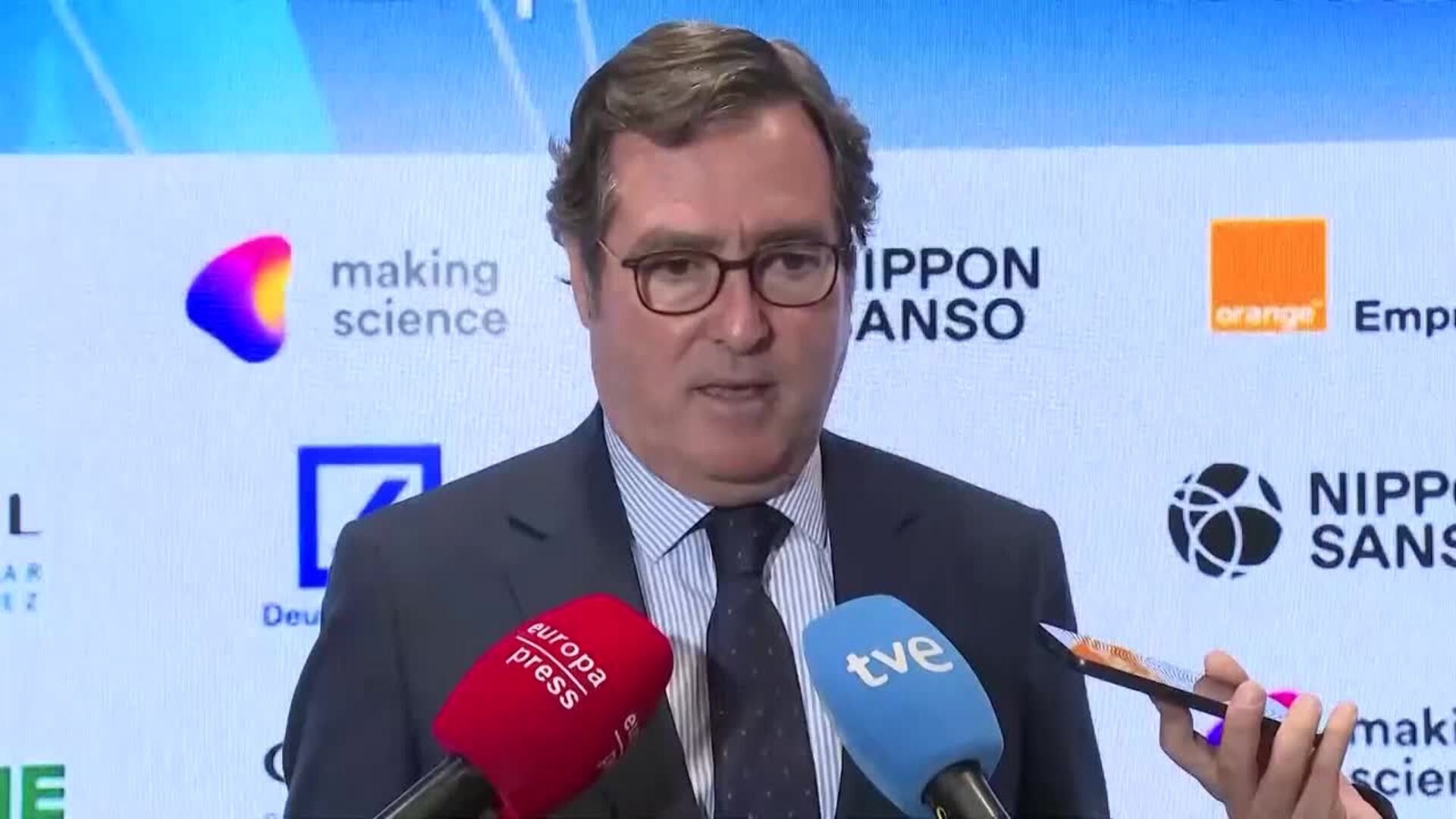 Garamendi censura que la tasa del paro crezca pese a que las empresas necesitan trabajadores