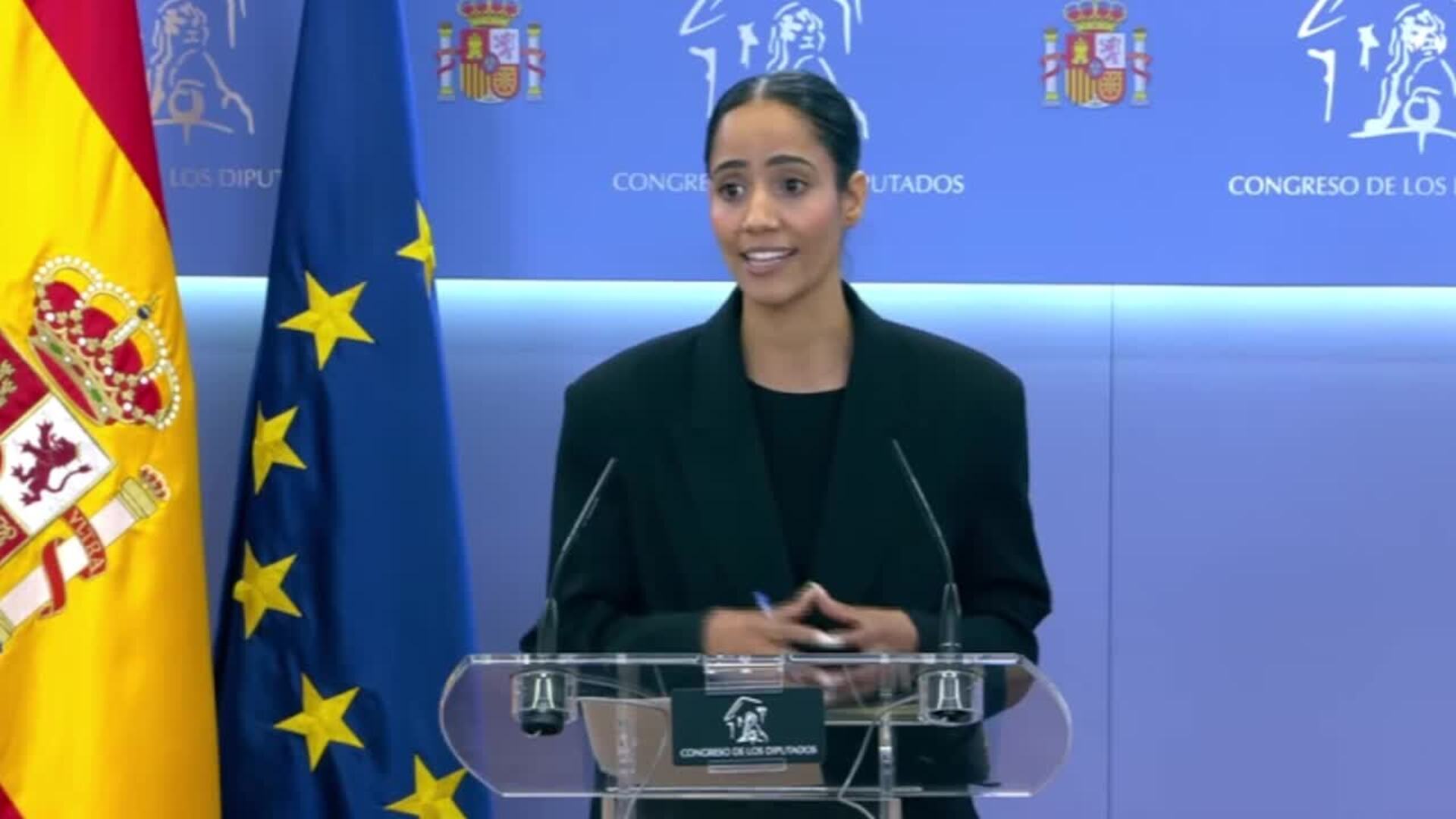 Sumar exige eliminar el requisito de acreditar la vulnerabilidad para la regularización