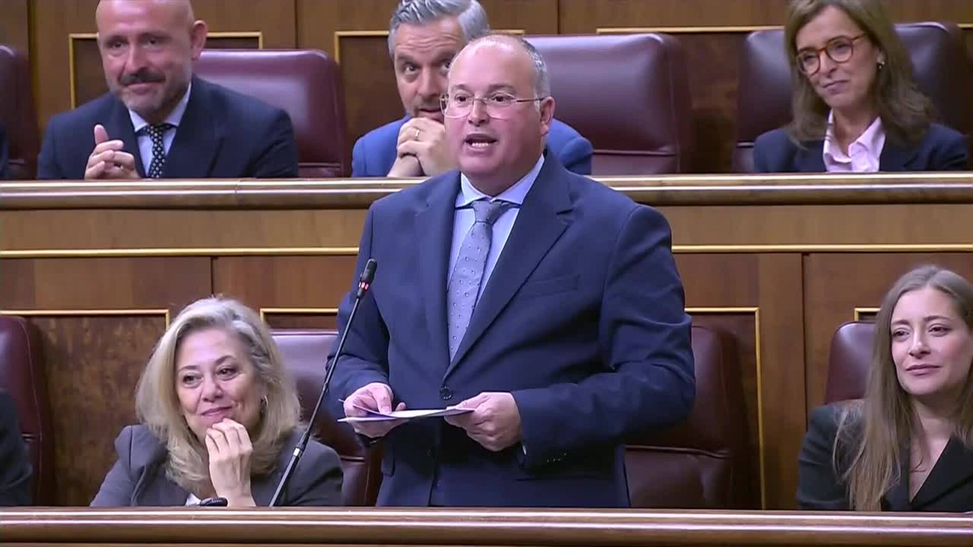 Tellado acusa a Díaz de formar parte de un "Gobierno de chorizos" y de hundir Sumar