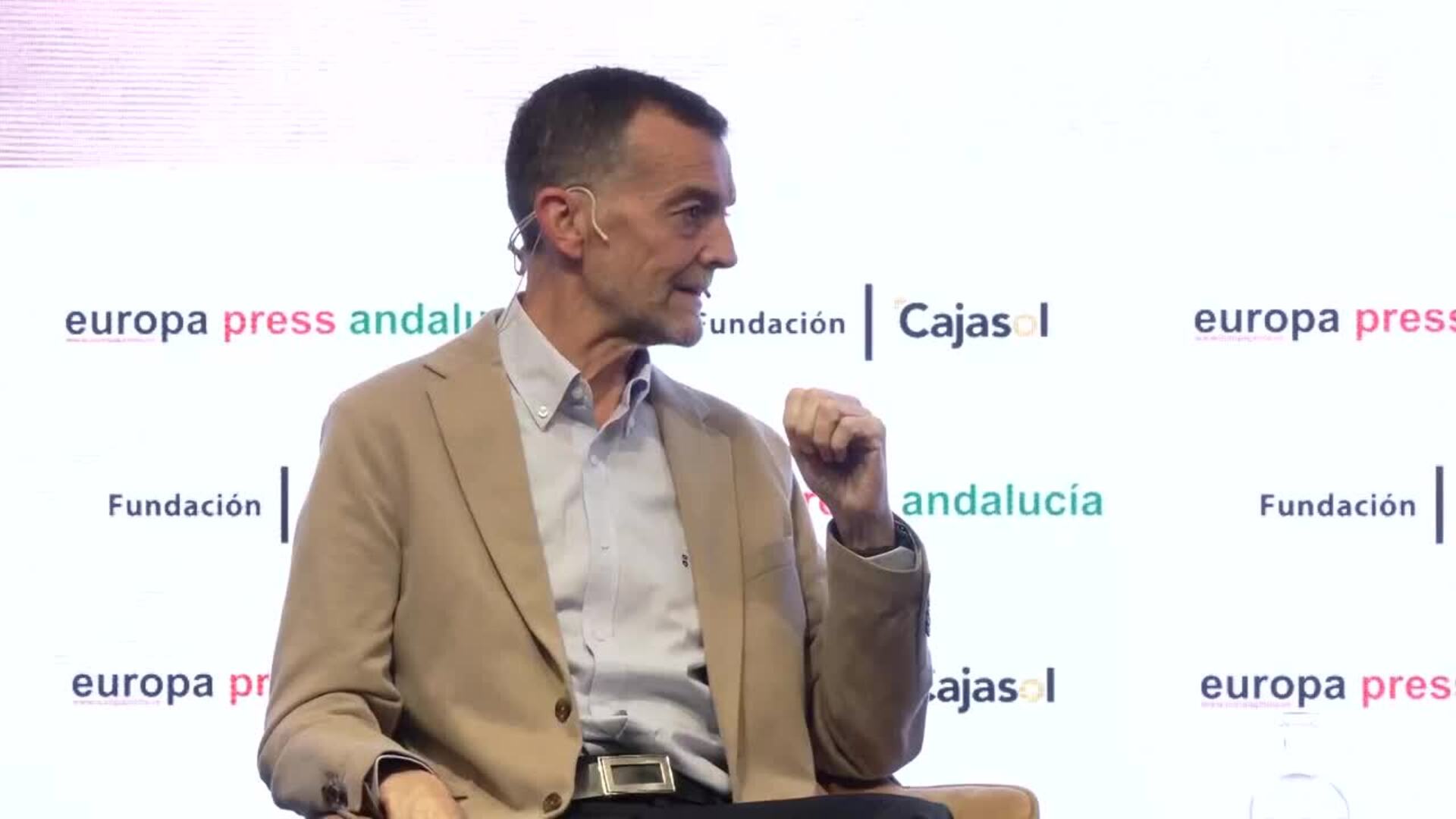Maíllo pide "máxima transparencia" a la Junta y el Gobierno: "La respuesta debe ser la verdad"