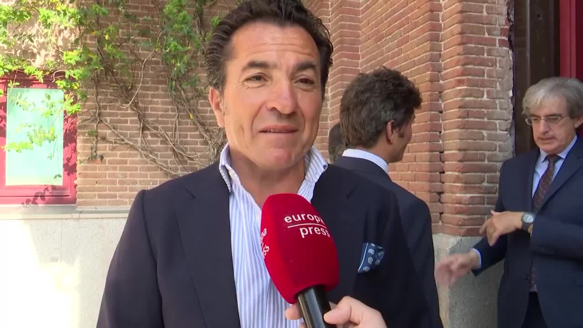 ‘El Fundi’ empatiza con Tana Rivera y agradece el apoyo de la infanta Elena a la tauromaquia
