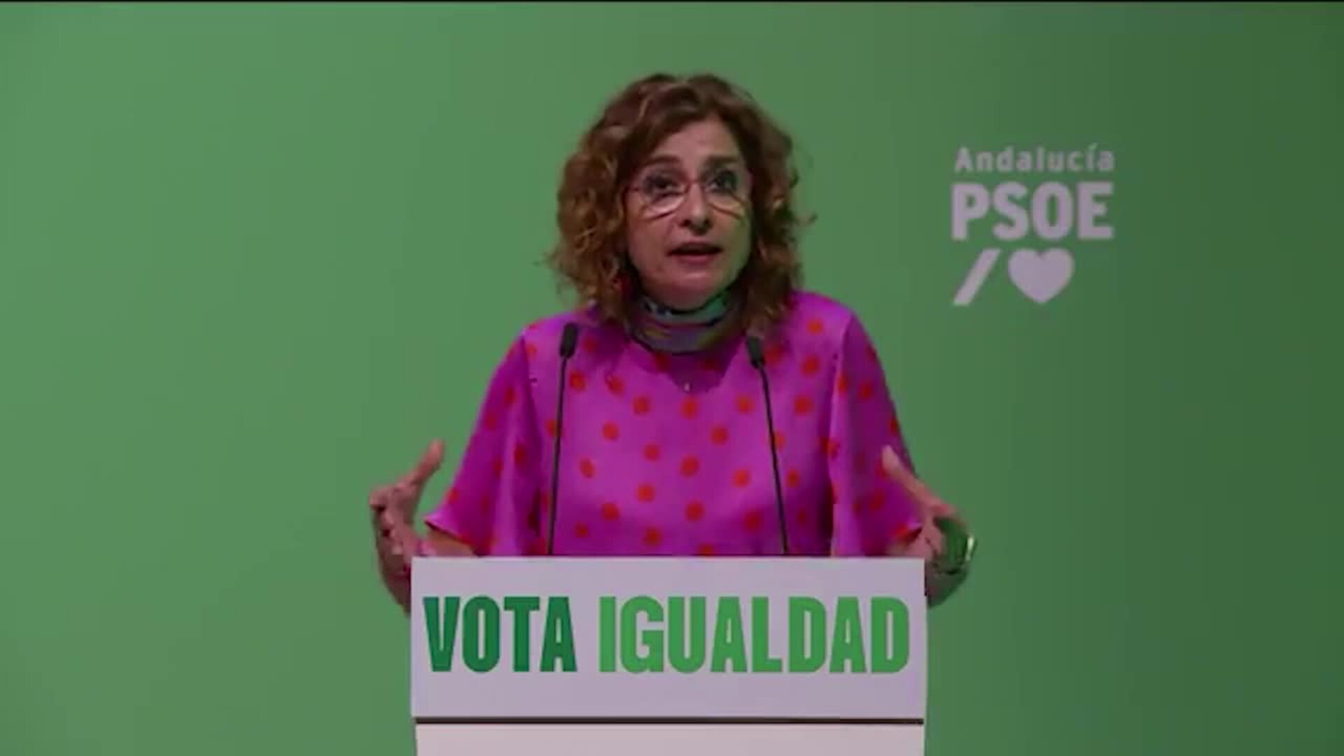 Montero aboga por censurar comentarios machistas en juicios de "presuntos delincuentes"